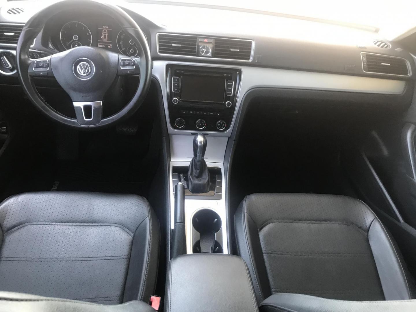 2013 black /black Volkswagen Passat 2.5L SE AT (1VWBP7A3XDC) with an 2.5L L5 engine, 6-Speed Automatic transmission, located at 323 E Dunlap Ave., Phoenix, AZ, 85020, (602) 331-9000, 33.567677, -112.069000 - 2013 VW VOLKSWAGEN PASSAT SE ,.......EXCELLENT condition,.... Automatic, 2.5L 5cyl. engine, Ice Cold A/C, Black exterior with black leather seats in near perfect condition, Premium Sound CD, double din, This sedan is gorgeous inside and out, Incredible gas mileage! Clean title , Runs and Drives Exce - Photo#10