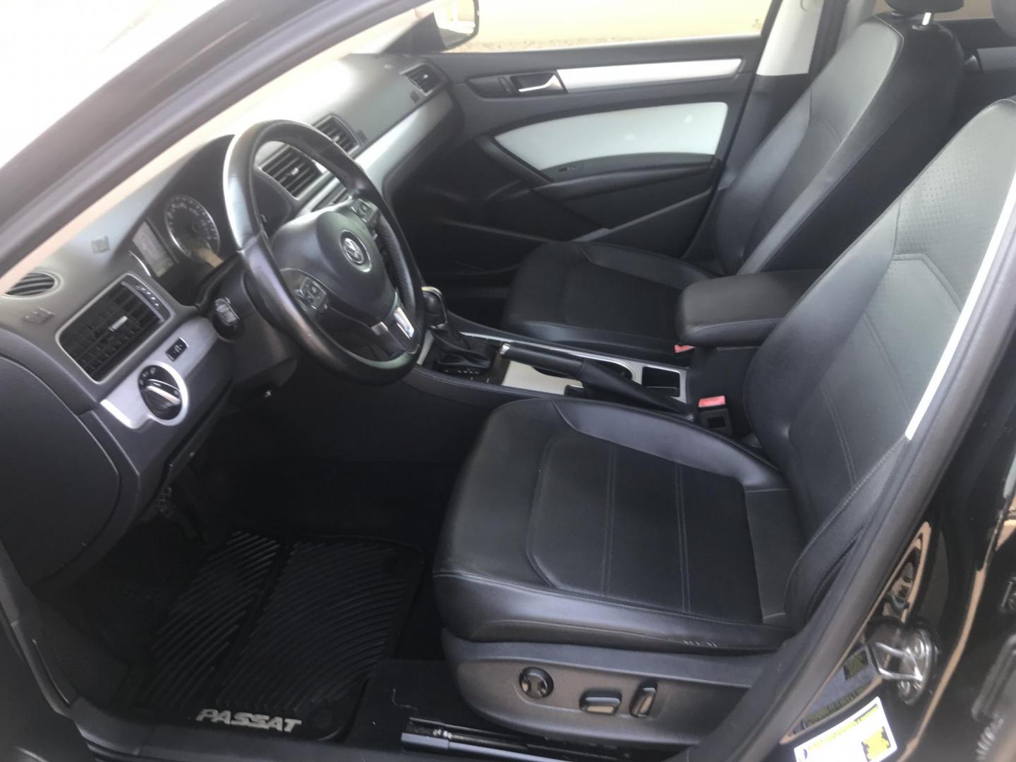 2013 black /black Volkswagen Passat 2.5L SE AT (1VWBP7A3XDC) with an 2.5L L5 engine, 6-Speed Automatic transmission, located at 323 E Dunlap Ave., Phoenix, AZ, 85020, (602) 331-9000, 33.567677, -112.069000 - 2013 VW VOLKSWAGEN PASSAT SE ,.......EXCELLENT condition,.... Automatic, 2.5L 5cyl. engine, Ice Cold A/C, Black exterior with black leather seats in near perfect condition, Premium Sound CD, double din, This sedan is gorgeous inside and out, Incredible gas mileage! Clean title , Runs and Drives Exce - Photo#12