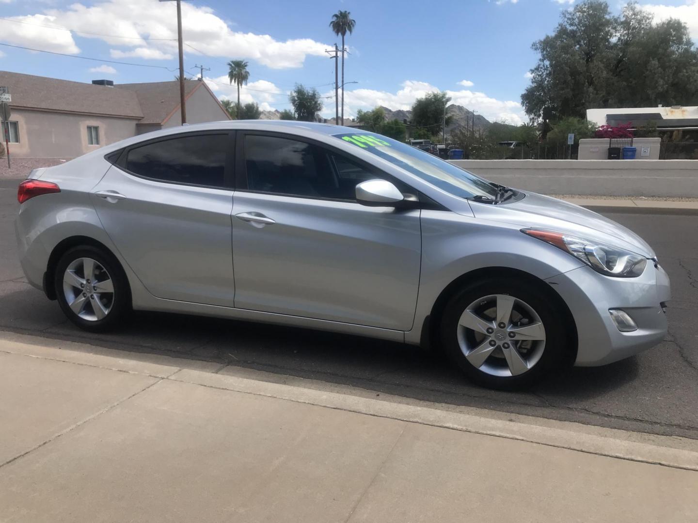 2013 silver /gray Hyundai Elantra Limited (5NPDH4AE3DH) with an 1.8L L4 DOHC 16V engine, 6-Speed Automatic transmission, located at 323 E Dunlap Ave., Phoenix, AZ, 85020, (602) 331-9000, 33.567677, -112.069000 - 2014 Hyundai Elantra GLS, Automatic, 1.8L , 4cyl. Super Economical ........1-Owner Vehicle.... Low 110k miles, .... A Must See!! ....... Ice cold AC...... The car is gorgeous inside and out. Power windows, Power door locks, Premium Stereo/CD Player, Beautiful Silver and gray interior with black c - Photo#6
