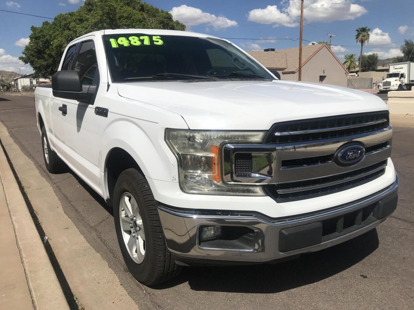 2018 WHITE /gray Ford F-150 XL SuperCab 6.5-ft. Bed 2WD (1FTEX1CP4JK) with an 2.7L V6 DOHC 24V engine, 6A transmission, located at 323 E Dunlap Ave., Phoenix, AZ, 85020, (602) 331-9000, 33.567677, -112.069000 - 2018 Ford F150 Pickup Truck XLT SUPERCAB ........1-Owner, Automatic, 2.7L V6 Engine, 4x2, EXCELLENT condition, A Real Must See!!.... 140k original miles, Power options, Premium Sound Stereo/cd player, Backup camera, Ice cold ac, Clean Gray interior in near perfect condition, power windows, power d - Photo#4