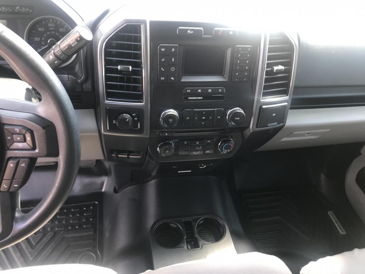 2018 WHITE /gray Ford F-150 XL SuperCab 6.5-ft. Bed 2WD (1FTEX1CP4JK) with an 2.7L V6 DOHC 24V engine, 6A transmission, located at 323 E Dunlap Ave., Phoenix, AZ, 85020, (602) 331-9000, 33.567677, -112.069000 - 2018 Ford F150 Pickup Truck XLT SUPERCAB ........1-Owner, Automatic, 2.7L V6 Engine, 4x2, EXCELLENT condition, A Real Must See!!.... 140k original miles, Power options, Premium Sound Stereo/cd player, Backup camera, Ice cold ac, Clean Gray interior in near perfect condition, power windows, power d - Photo#12