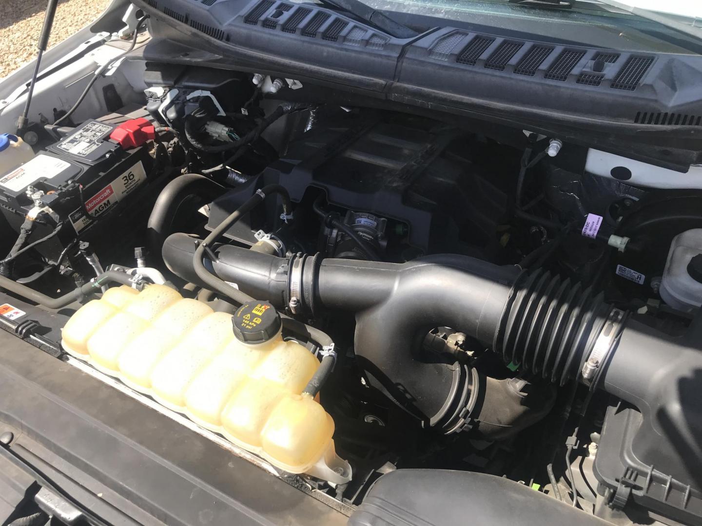 2018 WHITE /gray Ford F-150 XL SuperCab 6.5-ft. Bed 2WD (1FTEX1CP4JK) with an 2.7L V6 DOHC 24V engine, 6A transmission, located at 323 E Dunlap Ave., Phoenix, AZ, 85020, (602) 331-9000, 33.567677, -112.069000 - 2018 Ford F150 Pickup Truck XLT SUPERCAB ........1-Owner, Automatic, 2.7L V6 Engine, 4x2, EXCELLENT condition, A Real Must See!!.... 140k original miles, Power options, Premium Sound Stereo/cd player, Backup camera, Ice cold ac, Clean Gray interior in near perfect condition, power windows, power d - Photo#15