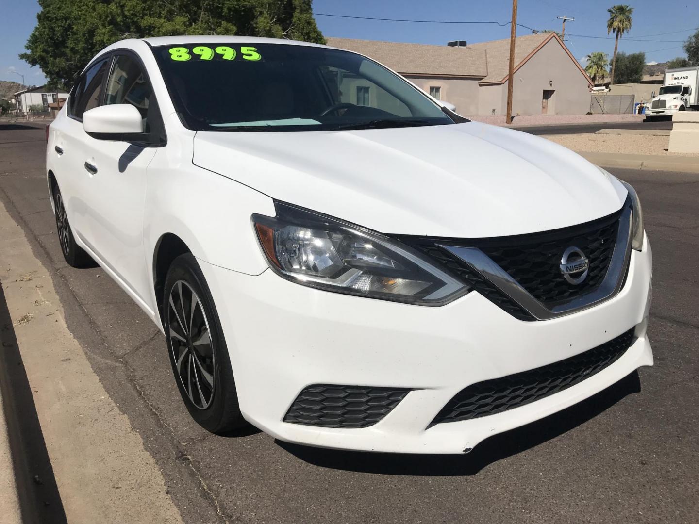 2017 WHITE /tan Nissan Sentra S 6MT (3N1AB7AP5HY) with an 1.8L L4 SFI DOHC 16V engine, Automatic transmission, located at 323 E Dunlap Ave., Phoenix, AZ, 85020, (602) 331-9000, 33.567677, -112.069000 - 2017 NISSAN SENTRA S ,.....A Must See!!... No accidents,.... Ice cold AC. The car is gorgeous inside and out. Power windows, Power door locks, Stereo/ CD Player, Beautiful White Exterior with tan cloth seats in near good condition, Clean title , Runs and Drives Excellent. passed emissions. Call o - Photo#4