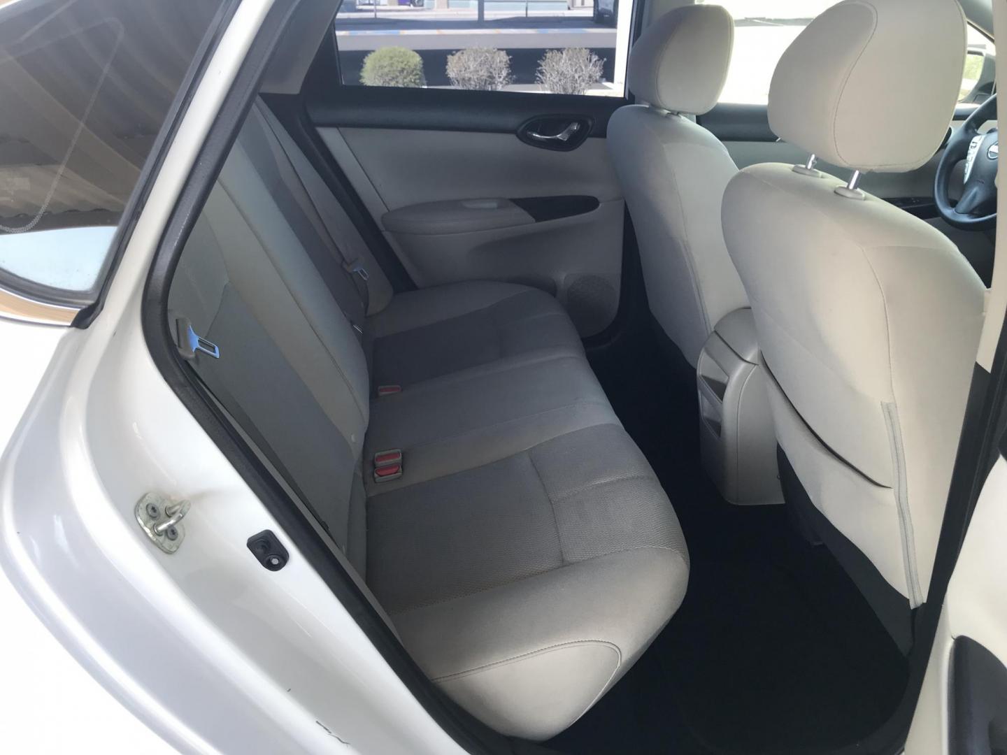 2017 WHITE /tan Nissan Sentra S 6MT (3N1AB7AP5HY) with an 1.8L L4 SFI DOHC 16V engine, Automatic transmission, located at 323 E Dunlap Ave., Phoenix, AZ, 85020, (602) 331-9000, 33.567677, -112.069000 - 2017 NISSAN SENTRA S ,.....A Must See!!... No accidents,.... Ice cold AC. The car is gorgeous inside and out. Power windows, Power door locks, Stereo/ CD Player, Beautiful White Exterior with tan cloth seats in near good condition, Clean title , Runs and Drives Excellent. passed emissions. Call o - Photo#8