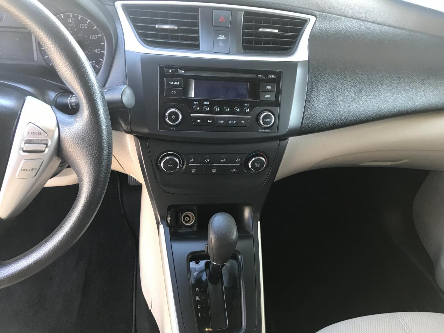 2017 WHITE /tan Nissan Sentra S 6MT (3N1AB7AP5HY) with an 1.8L L4 SFI DOHC 16V engine, Automatic transmission, located at 323 E Dunlap Ave., Phoenix, AZ, 85020, (602) 331-9000, 33.567677, -112.069000 - 2017 NISSAN SENTRA S ,.....A Must See!!... No accidents,.... Ice cold AC. The car is gorgeous inside and out. Power windows, Power door locks, Stereo/ CD Player, Beautiful White Exterior with tan cloth seats in near good condition, Clean title , Runs and Drives Excellent. passed emissions. Call o - Photo#12
