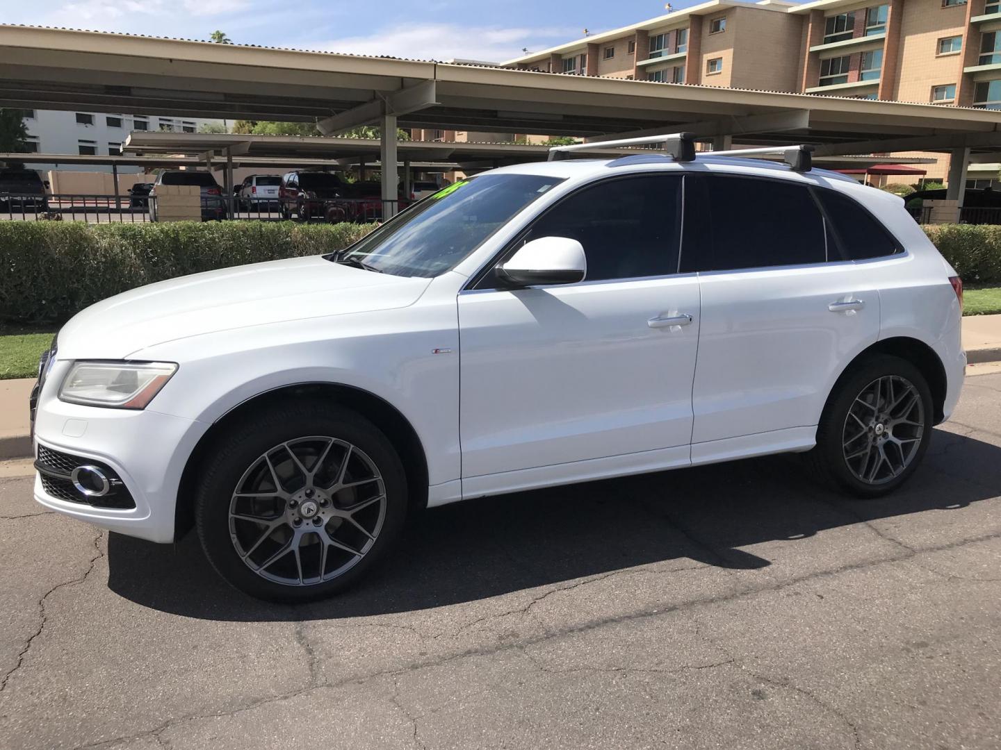 2015 WHITE /black Audi Q5 3.0T Premium Plus quattro (WA1DGAFP2FA) with an 3.0L V6 DOHC 24V engine, 8-Speed Automatic transmission, located at 323 E Dunlap Ave., Phoenix, AZ, 85020, (602) 331-9000, 33.567677, -112.069000 - 2015 AUDI Q5 SUV AWD 4WD, Premium Plus,.....A Must See!!!...Automatic, 3.0T Engine, 152k miles, Ice cold AC. Panorama Roof. The SUV is gorgeous inside and out. Power windows, Power door locks, Roof Rack, Stereo/ CD Player, Beautiful White Exterior with black leather seats in near good condition, Bac - Photo#2