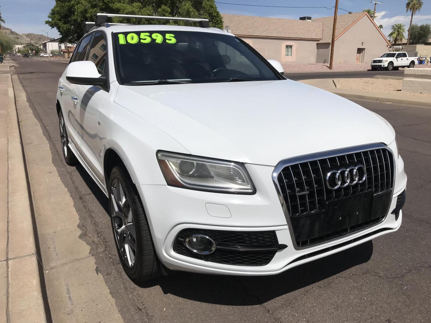 2015 WHITE /black Audi Q5 3.0T Premium Plus quattro (WA1DGAFP2FA) with an 3.0L V6 DOHC 24V engine, 8-Speed Automatic transmission, located at 323 E Dunlap Ave., Phoenix, AZ, 85020, (602) 331-9000, 33.567677, -112.069000 - 2015 AUDI Q5 SUV AWD 4WD, Premium Plus,.....A Must See!!!...Automatic, 3.0T Engine, 152k miles, Ice cold AC. Panorama Roof. The SUV is gorgeous inside and out. Power windows, Power door locks, Roof Rack, Stereo/ CD Player, Beautiful White Exterior with black leather seats in near good condition, Bac - Photo#4