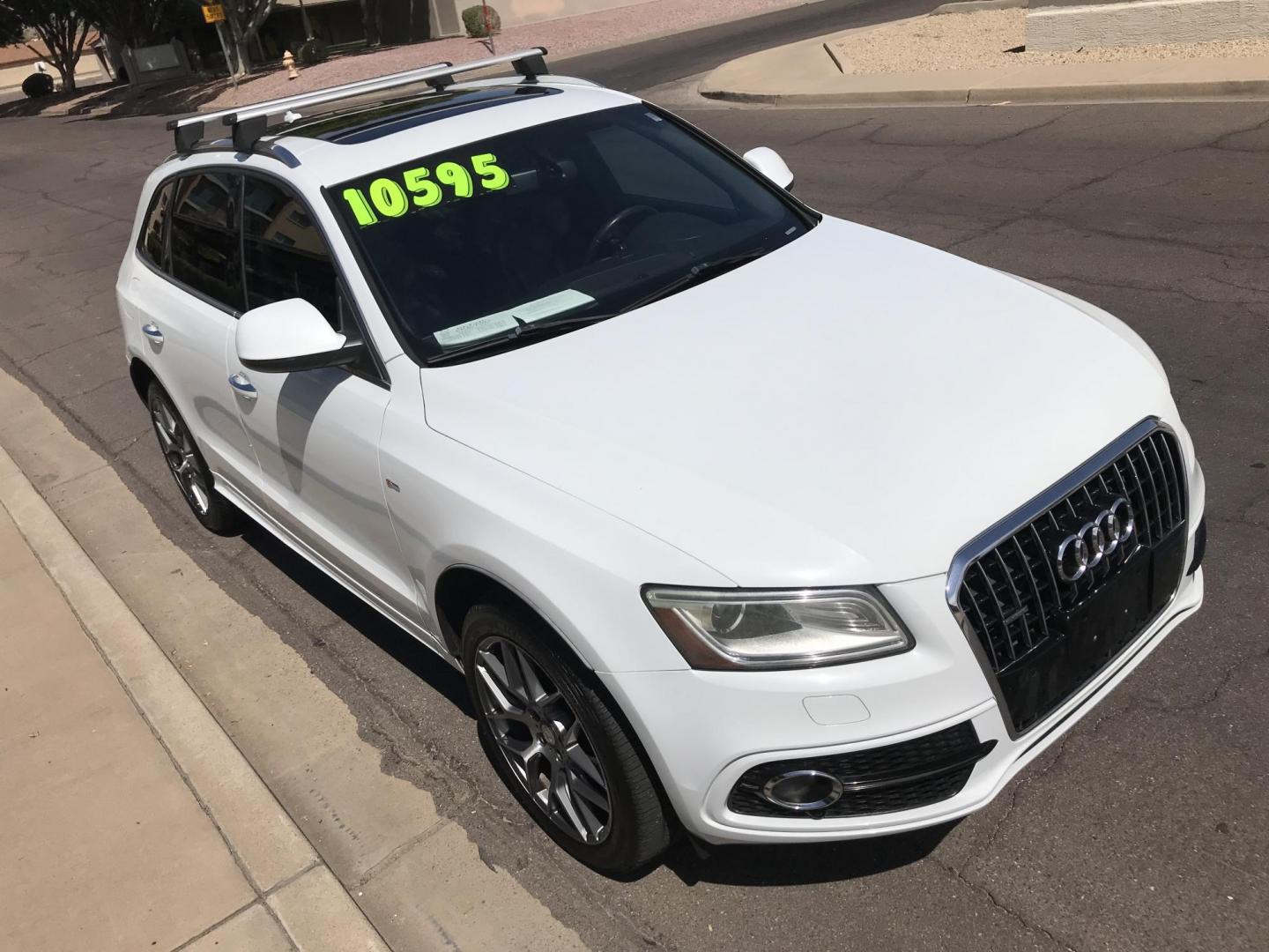 2015 WHITE /black Audi Q5 3.0T Premium Plus quattro (WA1DGAFP2FA) with an 3.0L V6 DOHC 24V engine, 8-Speed Automatic transmission, located at 323 E Dunlap Ave., Phoenix, AZ, 85020, (602) 331-9000, 33.567677, -112.069000 - 2015 AUDI Q5 SUV AWD 4WD, Premium Plus,.....A Must See!!!...Automatic, 3.0T Engine, 152k miles, Ice cold AC. Panorama Roof. The SUV is gorgeous inside and out. Power windows, Power door locks, Roof Rack, Stereo/ CD Player, Beautiful White Exterior with black leather seats in near good condition, Bac - Photo#5