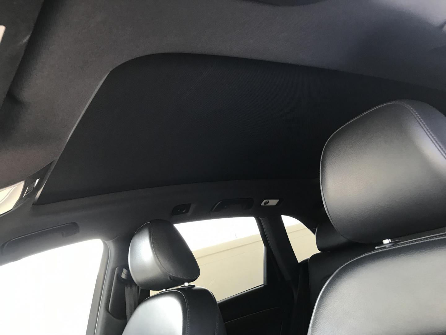 2015 WHITE /black Audi Q5 3.0T Premium Plus quattro (WA1DGAFP2FA) with an 3.0L V6 DOHC 24V engine, 8-Speed Automatic transmission, located at 323 E Dunlap Ave., Phoenix, AZ, 85020, (602) 331-9000, 33.567677, -112.069000 - 2015 AUDI Q5 SUV AWD 4WD, Premium Plus,.....A Must See!!!...Automatic, 3.0T Engine, 152k miles, Ice cold AC. Panorama Roof. The SUV is gorgeous inside and out. Power windows, Power door locks, Roof Rack, Stereo/ CD Player, Beautiful White Exterior with black leather seats in near good condition, Bac - Photo#15