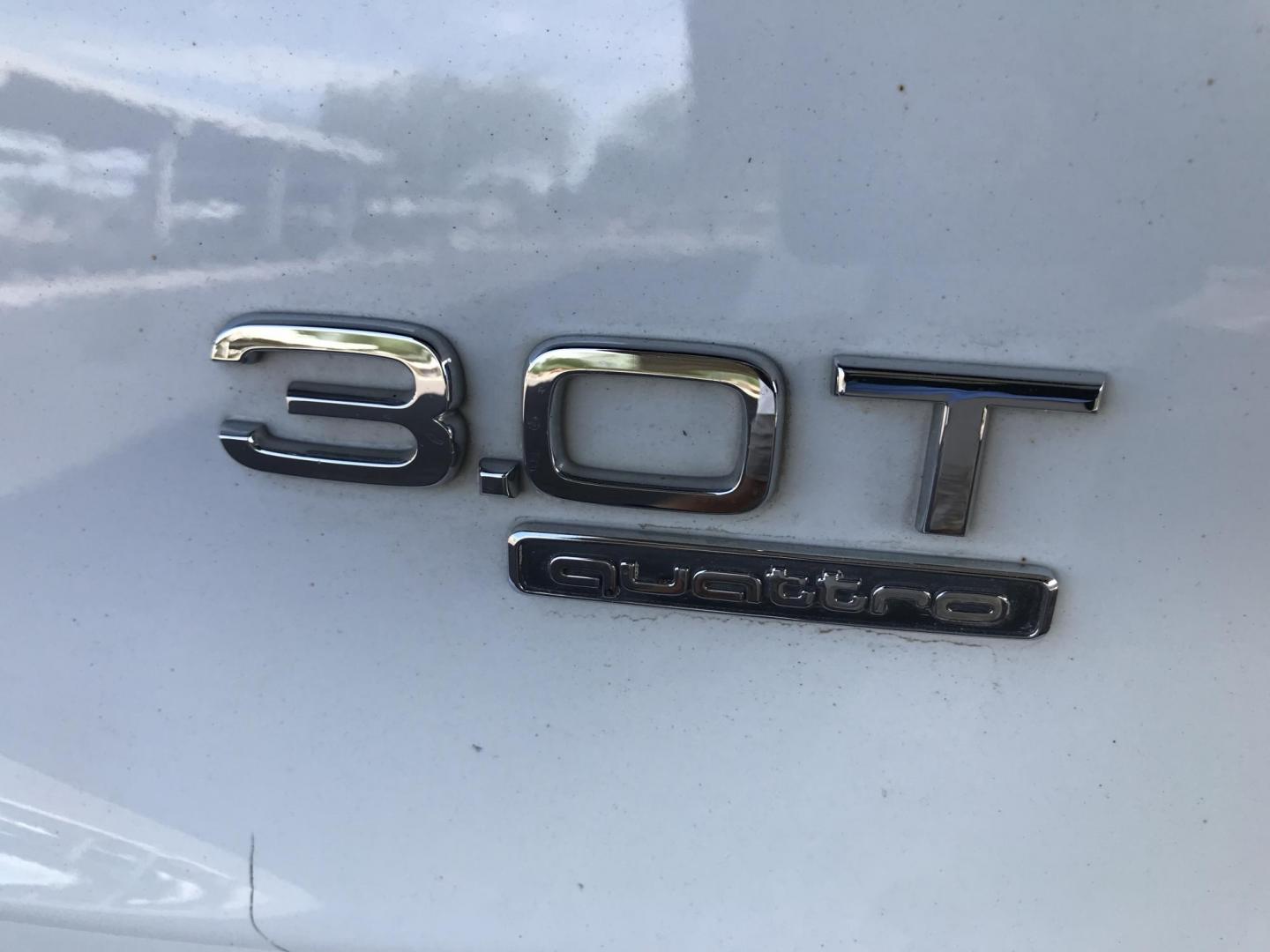 2015 WHITE /black Audi Q5 3.0T Premium Plus quattro (WA1DGAFP2FA) with an 3.0L V6 DOHC 24V engine, 8-Speed Automatic transmission, located at 323 E Dunlap Ave., Phoenix, AZ, 85020, (602) 331-9000, 33.567677, -112.069000 - 2015 AUDI Q5 SUV AWD 4WD, Premium Plus,.....A Must See!!!...Automatic, 3.0T Engine, 152k miles, Ice cold AC. Panorama Roof. The SUV is gorgeous inside and out. Power windows, Power door locks, Roof Rack, Stereo/ CD Player, Beautiful White Exterior with black leather seats in near good condition, Bac - Photo#18