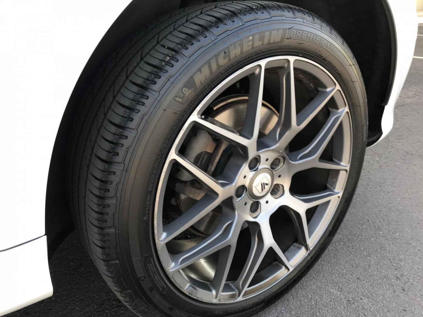 2015 WHITE /black Audi Q5 3.0T Premium Plus quattro (WA1DGAFP2FA) with an 3.0L V6 DOHC 24V engine, 8-Speed Automatic transmission, located at 323 E Dunlap Ave., Phoenix, AZ, 85020, (602) 331-9000, 33.567677, -112.069000 - 2015 AUDI Q5 SUV AWD 4WD, Premium Plus,.....A Must See!!!...Automatic, 3.0T Engine, 152k miles, Ice cold AC. Panorama Roof. The SUV is gorgeous inside and out. Power windows, Power door locks, Roof Rack, Stereo/ CD Player, Beautiful White Exterior with black leather seats in near good condition, Bac - Photo#20