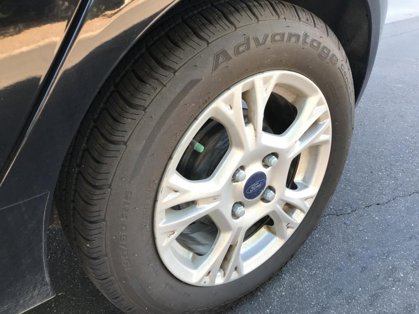 2016 black /gray Ford Fiesta SE Hatchback (3FADP4EJ6GM) with an 1.6L L4 DOHC 16V engine, automatic transmission, located at 323 E Dunlap Ave., Phoenix, AZ, 85020, (602) 331-9000, 33.567677, -112.069000 - 2016 Ford Fiesta SE,.....A Must See!!...Automatic, 1.6L Engine, Super Economical -- 160k miles .... Ice cold AC. The car is gorgeous inside and out. Power windows, Power door locks, Stereo/ CD Player, Phone sync, Bluetooth, Beautiful black exterior with gray cloth seats in near perfect condition, Cl - Photo#14
