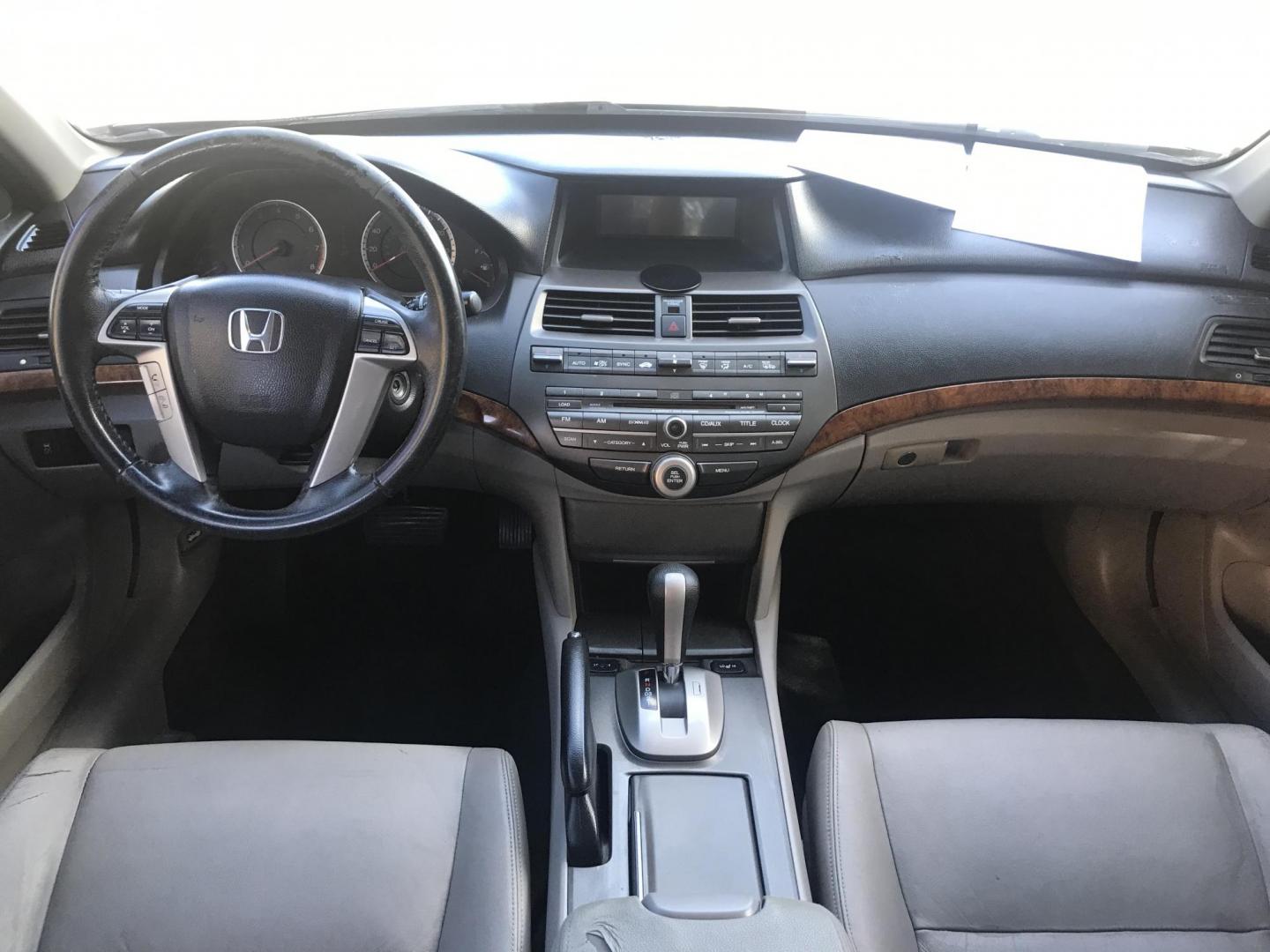 2011 gray /gray Honda Accord EX-L V-6 Sedan AT (1HGCP3F82BA) with an 3.5L V6 SOHC 24V engine, 5-Speed Automatic transmission, located at 323 E Dunlap Ave., Phoenix, AZ, 85020, (602) 331-9000, 33.567677, -112.069000 - 2011 Honda Accord EX-L,.....A Must See!!...Automatic, 3.5L Engine, V6, Super Quality vehicle -- 159k miles .... Ice cold AC. The car is gorgeous inside and out. Power windows, Power door locks, Stereo/ CD Player, Phone sync, Bluetooth, Beautiful grey exterior with gray leather seats, Clean Arizona t - Photo#9