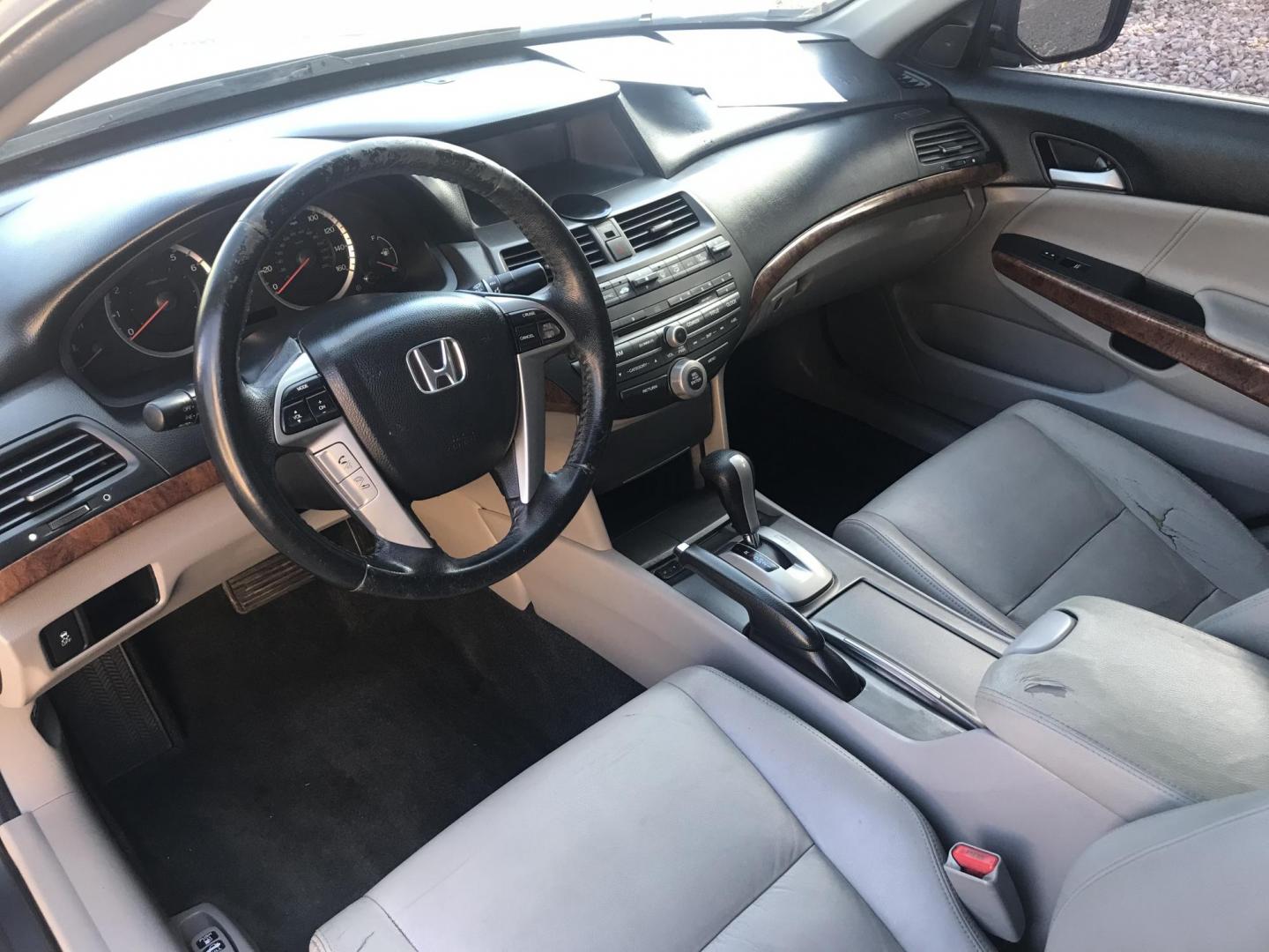 2011 gray /gray Honda Accord EX-L V-6 Sedan AT (1HGCP3F82BA) with an 3.5L V6 SOHC 24V engine, 5-Speed Automatic transmission, located at 323 E Dunlap Ave., Phoenix, AZ, 85020, (602) 331-9000, 33.567677, -112.069000 - 2011 Honda Accord EX-L,.....A Must See!!...Automatic, 3.5L Engine, V6, Super Quality vehicle -- 159k miles .... Ice cold AC. The car is gorgeous inside and out. Power windows, Power door locks, Stereo/ CD Player, Phone sync, Bluetooth, Beautiful grey exterior with gray leather seats, Clean Arizona t - Photo#11