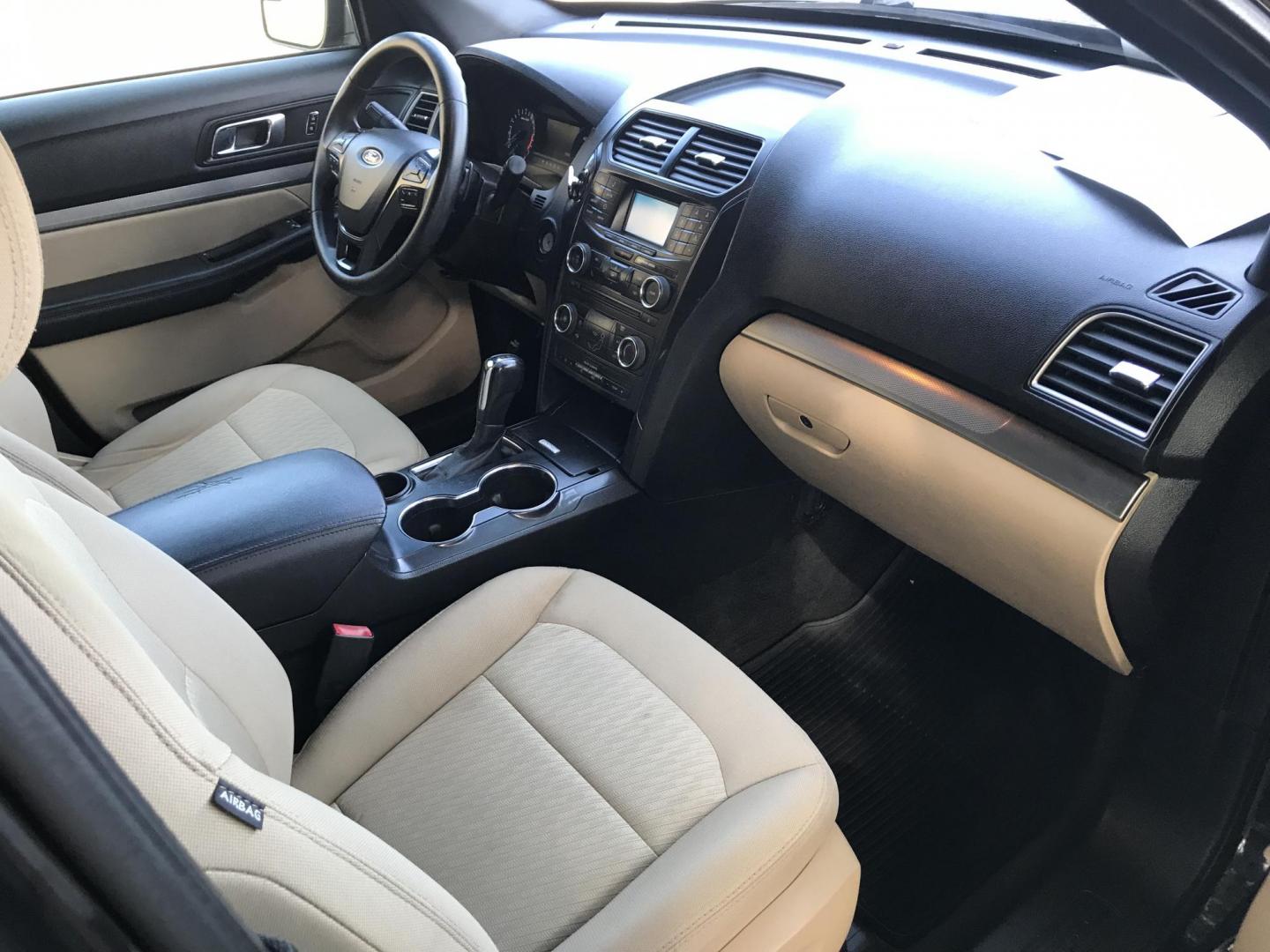 2016 black /tan Ford Explorer Base FWD (1FM5K7B89GG) with an 3.5L V6 DOHC 24V engine, 6A transmission, located at 323 E Dunlap Ave., Phoenix, AZ, 85020, (602) 331-9000, 33.567677, -112.069000 - 2016 FORD EXPLORER SUV with 3rd ROW SEATING,.......EXCELLENT condition,.... Ice Cold A/C, Black and tan interior with nice cloth seats in near perfect condition, Newer Tires, Backup Camera,Premium Sound Stereo/CD Player, Gorgeous tinted sunroof, 3RD Row seating , This suv is gorgeous inside and out - Photo#7