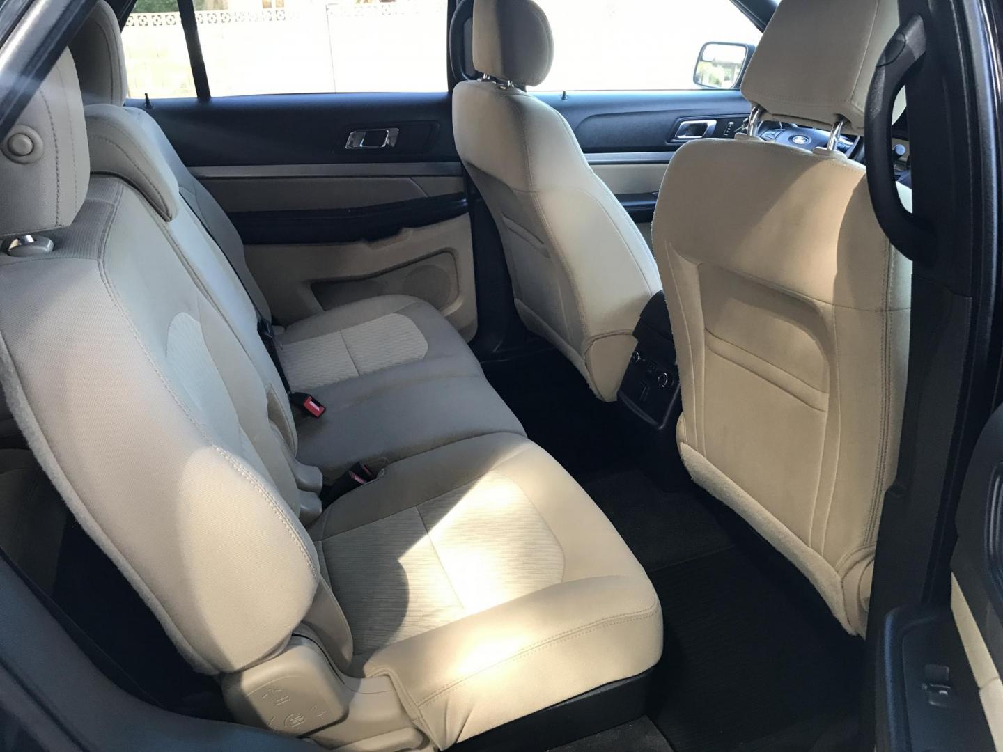 2016 black /tan Ford Explorer Base FWD (1FM5K7B89GG) with an 3.5L V6 DOHC 24V engine, 6A transmission, located at 323 E Dunlap Ave., Phoenix, AZ, 85020, (602) 331-9000, 33.567677, -112.069000 - 2016 FORD EXPLORER SUV with 3rd ROW SEATING,.......EXCELLENT condition,.... Ice Cold A/C, Black and tan interior with nice cloth seats in near perfect condition, Newer Tires, Backup Camera,Premium Sound Stereo/CD Player, Gorgeous tinted sunroof, 3RD Row seating , This suv is gorgeous inside and out - Photo#8