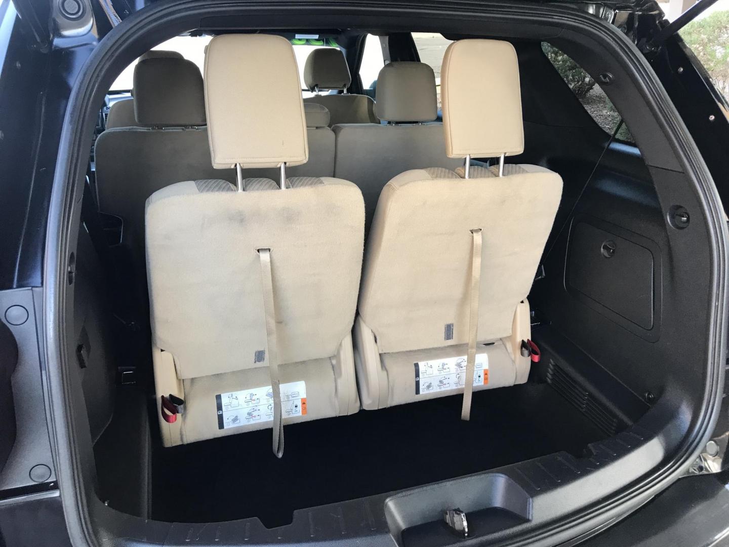 2016 black /tan Ford Explorer Base FWD (1FM5K7B89GG) with an 3.5L V6 DOHC 24V engine, 6A transmission, located at 323 E Dunlap Ave., Phoenix, AZ, 85020, (602) 331-9000, 33.567677, -112.069000 - 2016 FORD EXPLORER SUV with 3rd ROW SEATING,.......EXCELLENT condition,.... Ice Cold A/C, Black and tan interior with nice cloth seats in near perfect condition, Newer Tires, Backup Camera,Premium Sound Stereo/CD Player, Gorgeous tinted sunroof, 3RD Row seating , This suv is gorgeous inside and out - Photo#9