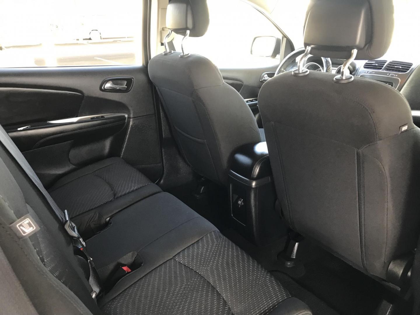 2016 black /gray Dodge Journey SE (3C4PDCAB6GT) with an 2.4L L4 DOHC 16V engine, 4A transmission, located at 323 E Dunlap Ave., Phoenix, AZ, 85020, (602) 331-9000, 33.567677, -112.069000 - Photo#9