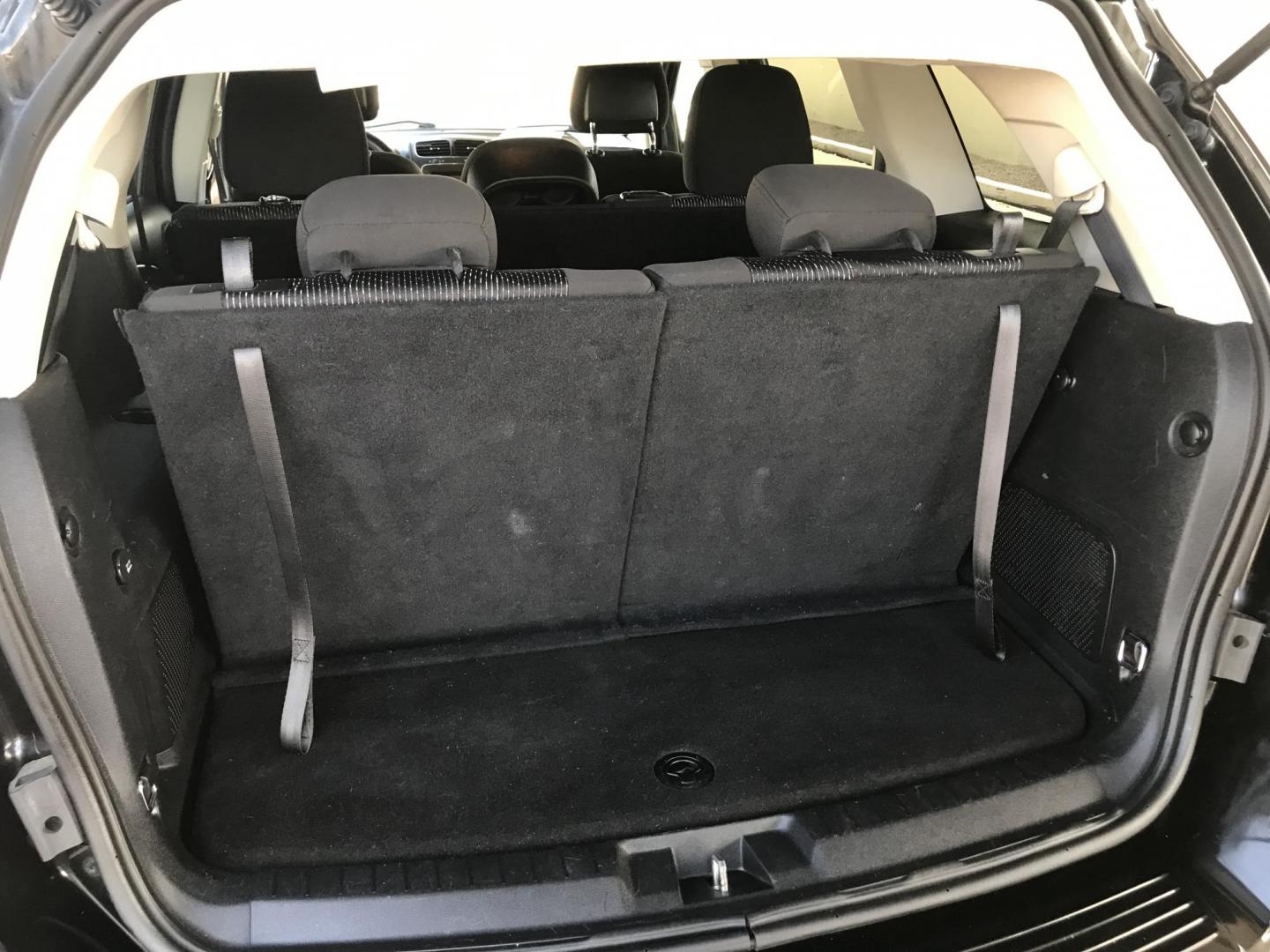 2016 black /gray Dodge Journey SE (3C4PDCAB6GT) with an 2.4L L4 DOHC 16V engine, 4A transmission, located at 323 E Dunlap Ave., Phoenix, AZ, 85020, (602) 331-9000, 33.567677, -112.069000 - Photo#17
