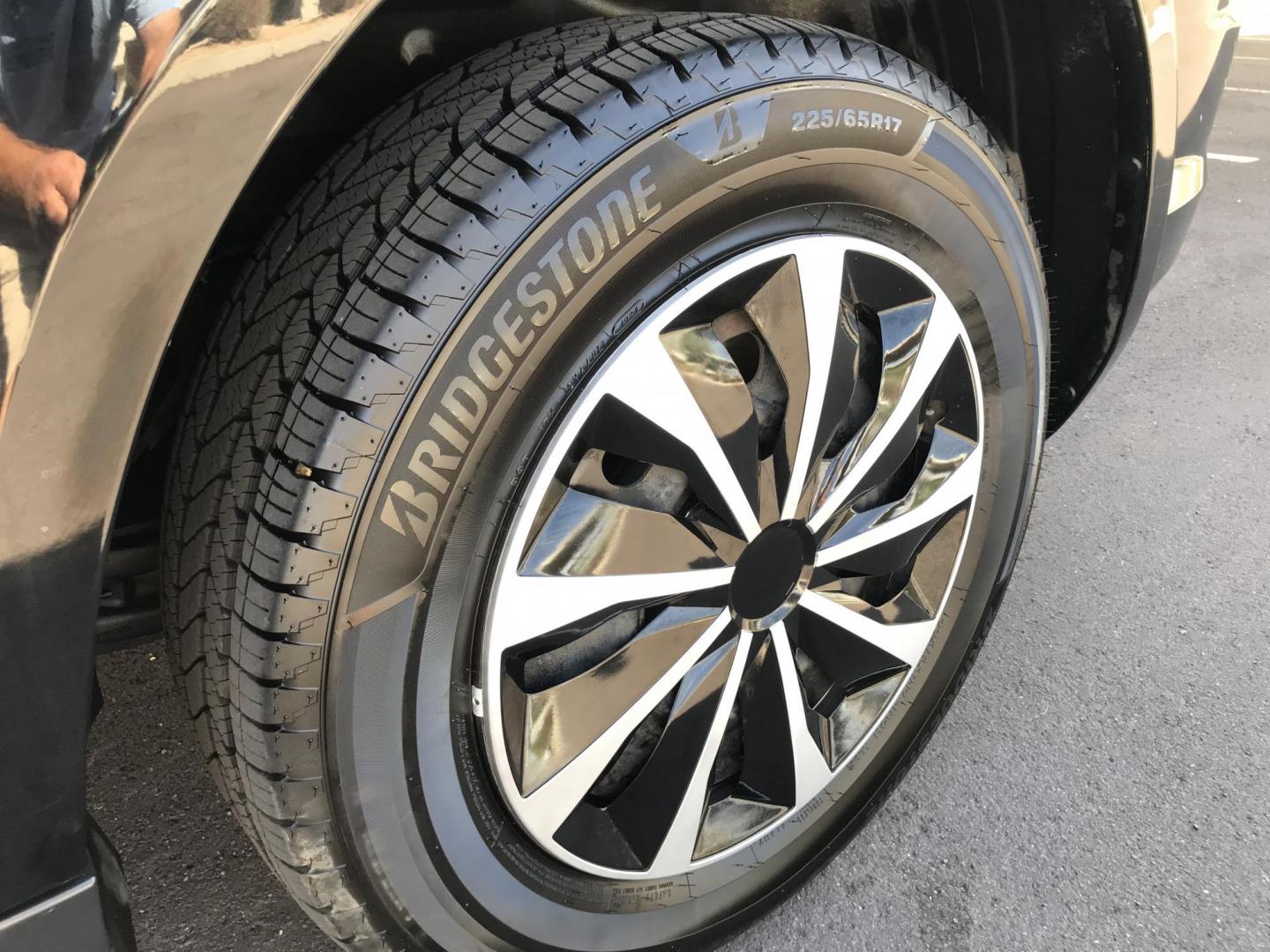 2016 black /gray Dodge Journey SE (3C4PDCAB6GT) with an 2.4L L4 DOHC 16V engine, 4A transmission, located at 323 E Dunlap Ave., Phoenix, AZ, 85020, (602) 331-9000, 33.567677, -112.069000 - Photo#18