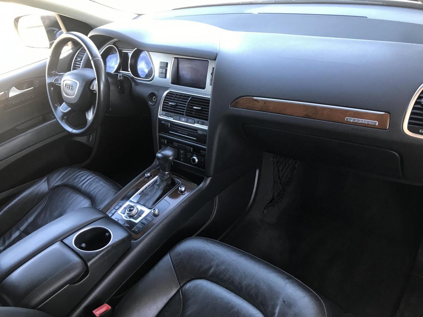 2012 black /black Audi Q7 3.0 Premium quattro (WA1LGBFE8CD) with an 3.0L V6 DOHC 24V TURBO engine, 8-Speed Automatic transmission, located at 323 E Dunlap Ave., Phoenix, AZ, 85020, (602) 331-9000, 33.567677, -112.069000 - 2012 AUDI Q7 SUV AWD 4WD, Premium , ____ 3RD ROW SEATING____ A Must See!!!...Automatic, 3.0T Engine, LOW 113k original miles, Ice cold AC. Panorama Roof. Rear Headrest Monitors, The SUV is gorgeous inside and out. Power Options, Premium Sound CD Player, Beautiful Black Exterior with black leather s - Photo#7