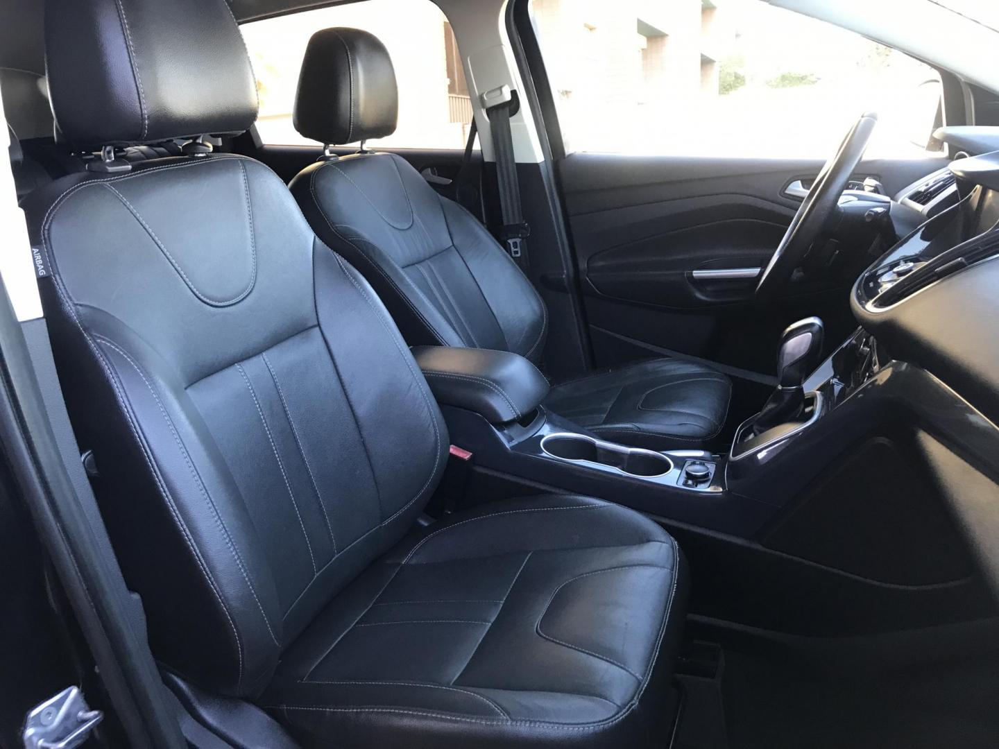 2013 black /black Ford Escape Titanium 4WD (1FMCU9J97DU) with an 2.0L L4 DOHC 16V engine, 6-Speed Automatic transmission, located at 323 E Dunlap Ave., Phoenix, AZ, 85020, (602) 331-9000, 33.567677, -112.069000 - Photo#8