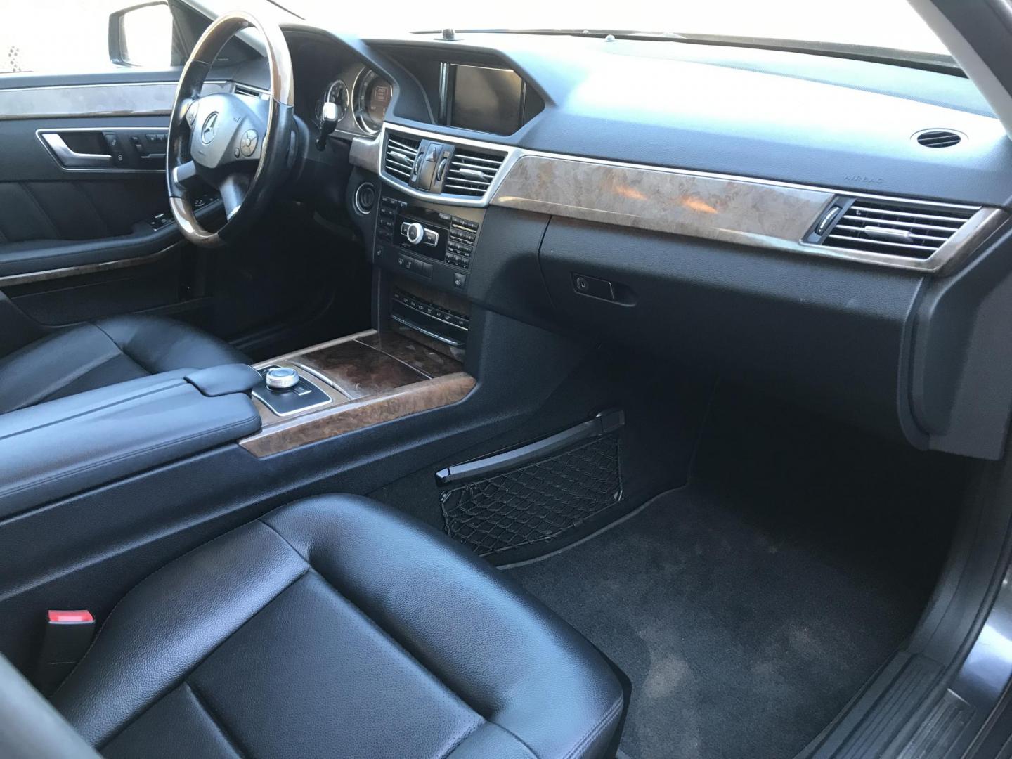 2012 BLUE /black Mercedes-Benz E-Class E350 4MATIC Sedan (WDDHF8JB7CA) with an 3.5L V6 DOHC 24V engine, 7-Speed Automatic transmission, located at 323 E Dunlap Ave., Phoenix, AZ, 85020, (602) 331-9000, 33.567677, -112.069000 - 2012 MERCEDES BENZ E350 4MATIC AWD .....A Must See!!!...Automatic, 3.5T Engine, 122k miles, Ice cold AC. Sunroof . The LUXURY SEDAN is gorgeous inside and out. Power Options, PremiumSound Stereo/ CD Player, Beautiful Blue Exterior with black leather seats in near good condition, Backup Camera, Alloy - Photo#7