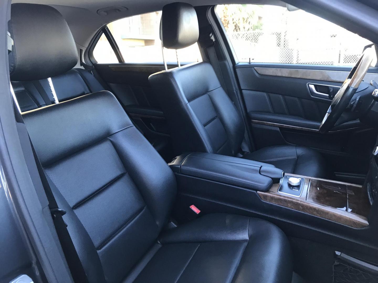 2012 BLUE /black Mercedes-Benz E-Class E350 4MATIC Sedan (WDDHF8JB7CA) with an 3.5L V6 DOHC 24V engine, 7-Speed Automatic transmission, located at 323 E Dunlap Ave., Phoenix, AZ, 85020, (602) 331-9000, 33.567677, -112.069000 - 2012 MERCEDES BENZ E350 4MATIC AWD .....A Must See!!!...Automatic, 3.5T Engine, 122k miles, Ice cold AC. Sunroof . The LUXURY SEDAN is gorgeous inside and out. Power Options, PremiumSound Stereo/ CD Player, Beautiful Blue Exterior with black leather seats in near good condition, Backup Camera, Alloy - Photo#8