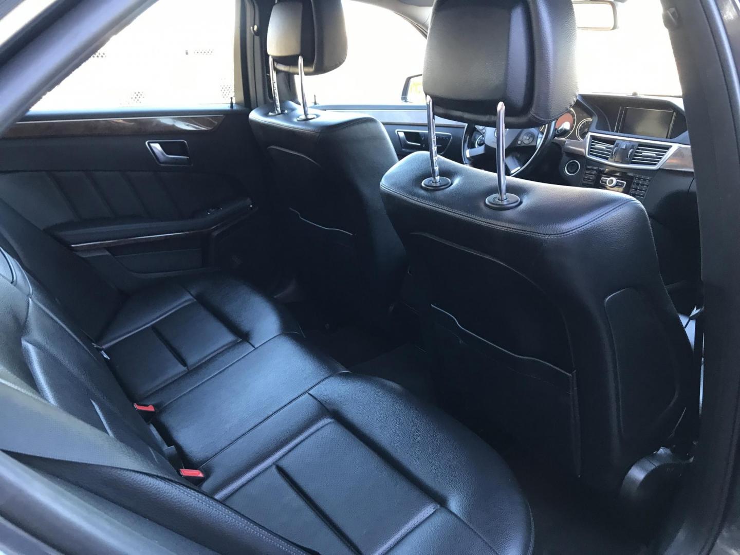 2012 BLUE /black Mercedes-Benz E-Class E350 4MATIC Sedan (WDDHF8JB7CA) with an 3.5L V6 DOHC 24V engine, 7-Speed Automatic transmission, located at 323 E Dunlap Ave., Phoenix, AZ, 85020, (602) 331-9000, 33.567677, -112.069000 - 2012 MERCEDES BENZ E350 4MATIC AWD .....A Must See!!!...Automatic, 3.5T Engine, 122k miles, Ice cold AC. Sunroof . The LUXURY SEDAN is gorgeous inside and out. Power Options, PremiumSound Stereo/ CD Player, Beautiful Blue Exterior with black leather seats in near good condition, Backup Camera, Alloy - Photo#9