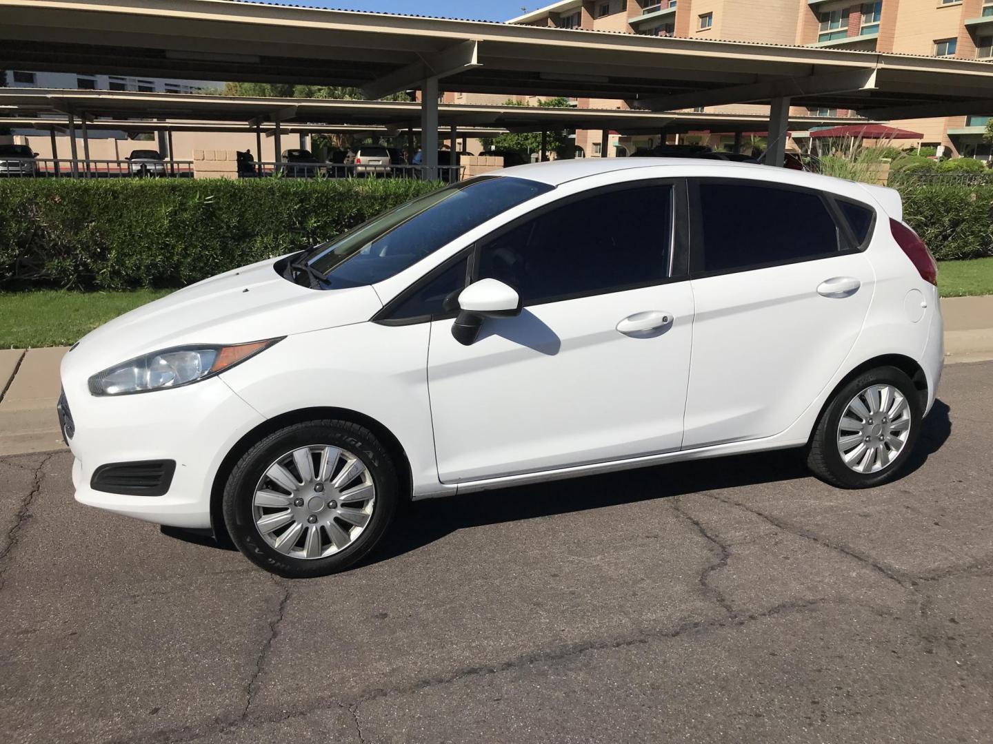 2017 WHITE /gray Ford Fiesta S Hatchback (3FADP4TJ2HM) with an 1.6L L4 DOHC 16V engine, located at 323 E Dunlap Ave., Phoenix, AZ, 85020, (602) 331-9000, 33.567677, -112.069000 - 2017 Ford Fiesta S,.....A Must See!!...Automatic, 1.6L Engine, Super Economical -- (LOW 97k miles) .... Ice cold AC. The car is gorgeous inside and out. Premium Sound Stereo/ CD Player, Beautiful White exterior with gray cloth seats in near perfect condition, Clean Arizona title , Runs and Drives Ex - Photo#2
