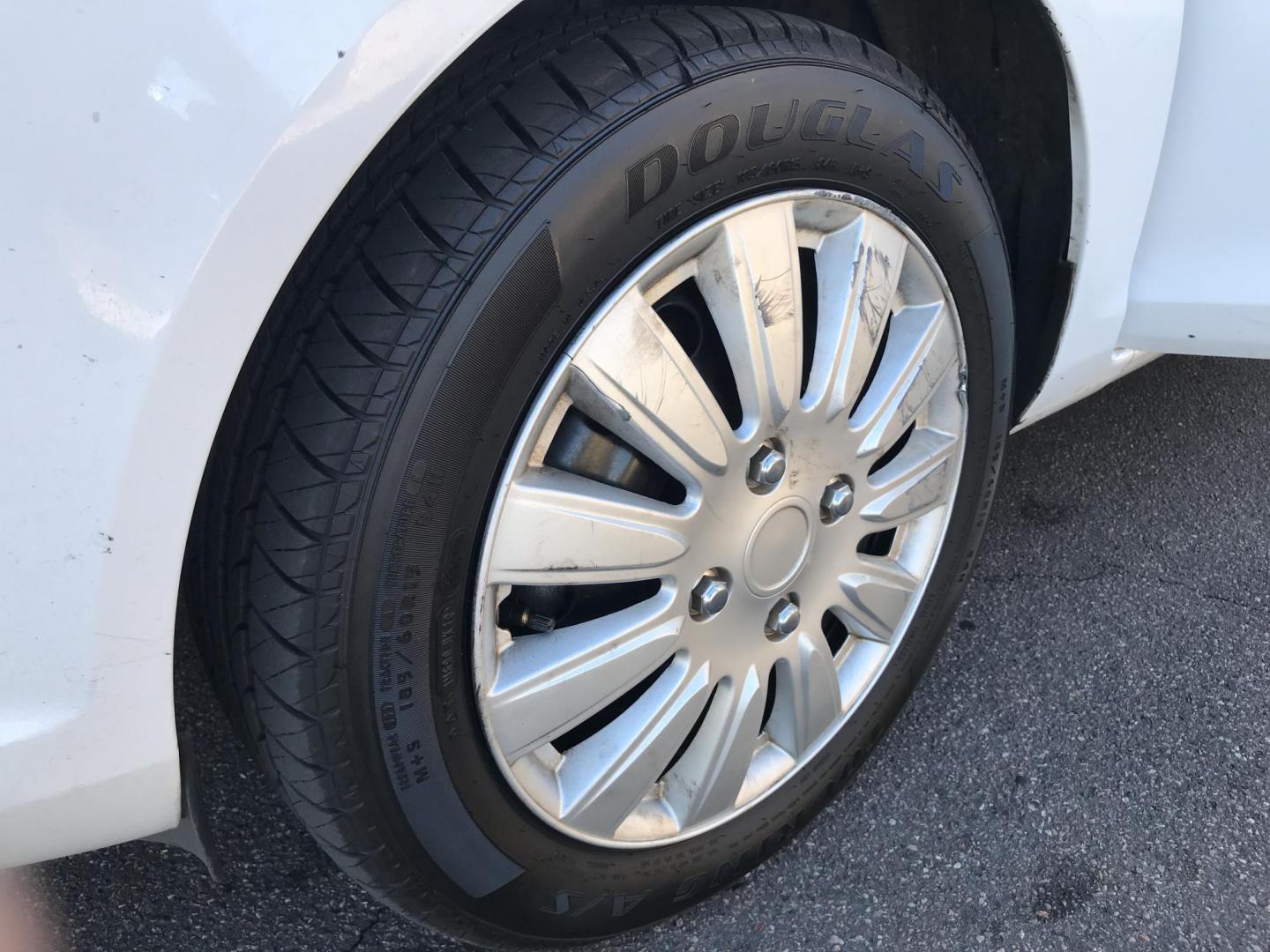 2017 WHITE /gray Ford Fiesta S Hatchback (3FADP4TJ2HM) with an 1.6L L4 DOHC 16V engine, located at 323 E Dunlap Ave., Phoenix, AZ, 85020, (602) 331-9000, 33.567677, -112.069000 - 2017 Ford Fiesta S,.....A Must See!!...Automatic, 1.6L Engine, Super Economical -- (LOW 97k miles) .... Ice cold AC. The car is gorgeous inside and out. Premium Sound Stereo/ CD Player, Beautiful White exterior with gray cloth seats in near perfect condition, Clean Arizona title , Runs and Drives Ex - Photo#15