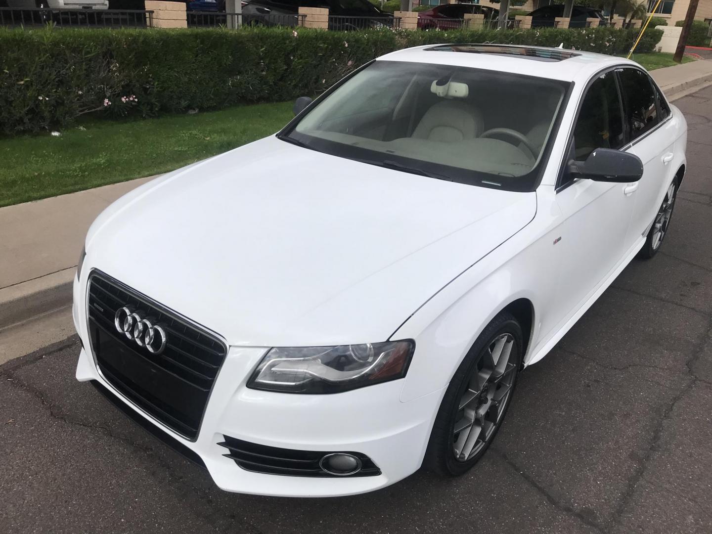 2012 WHITE /tan Audi A4 2.0T Sedan quattro Tiptronic (WAUFFAFL6CN) with an 2.0L L4 DOHC 16V TURBO engine, 6-Speed Automatic transmission, located at 323 E Dunlap Ave., Phoenix, AZ, 85020, (602) 331-9000, 33.567677, -112.069000 - Photo#1