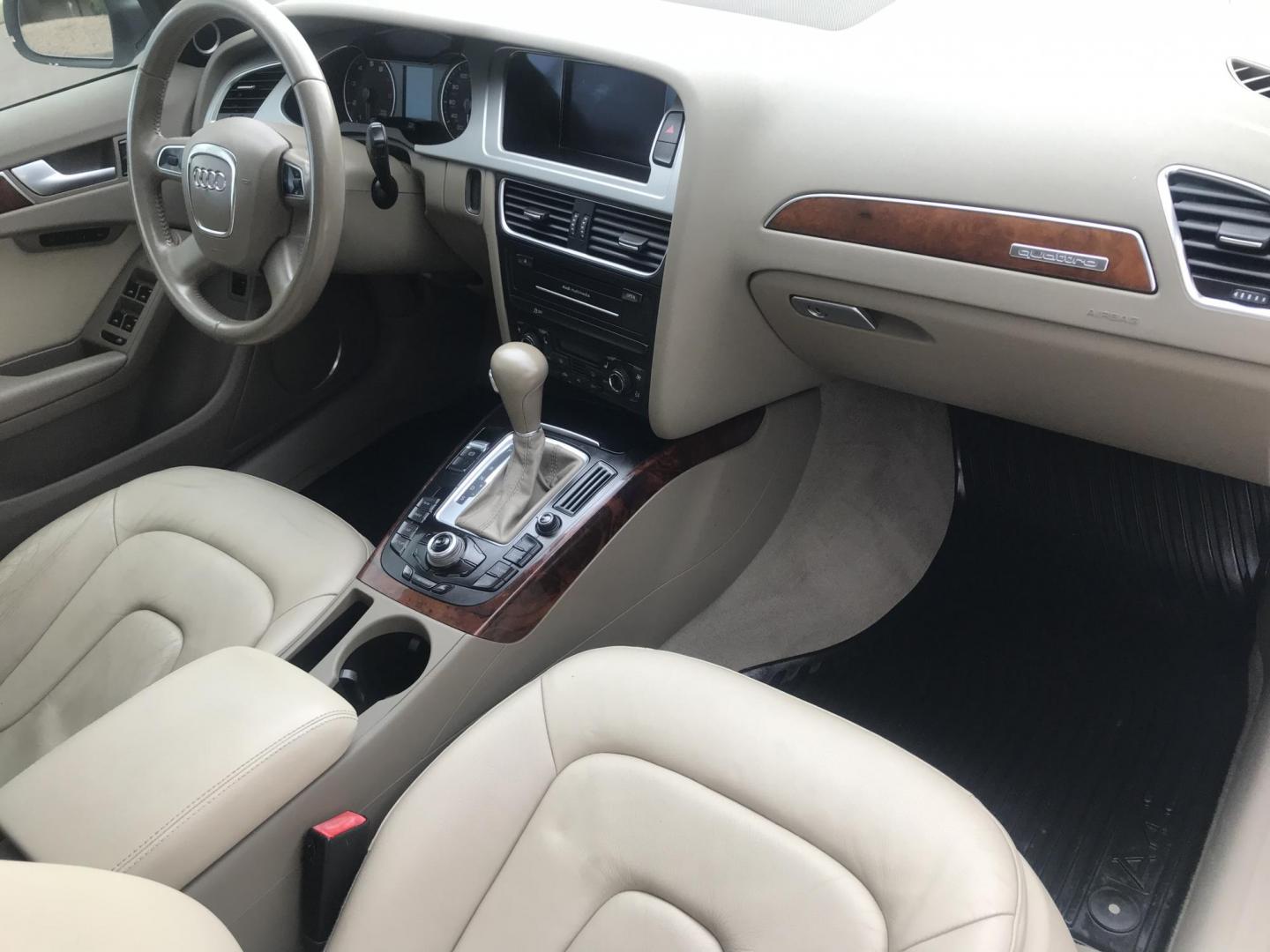 2012 WHITE /tan Audi A4 2.0T Sedan quattro Tiptronic (WAUFFAFL6CN) with an 2.0L L4 DOHC 16V TURBO engine, 6-Speed Automatic transmission, located at 323 E Dunlap Ave., Phoenix, AZ, 85020, (602) 331-9000, 33.567677, -112.069000 - Photo#6