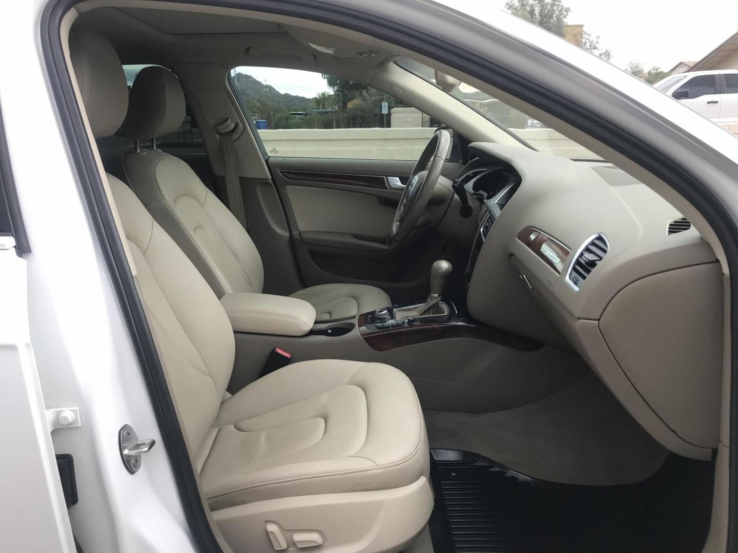 2012 WHITE /tan Audi A4 2.0T Sedan quattro Tiptronic (WAUFFAFL6CN) with an 2.0L L4 DOHC 16V TURBO engine, 6-Speed Automatic transmission, located at 323 E Dunlap Ave., Phoenix, AZ, 85020, (602) 331-9000, 33.567677, -112.069000 - Photo#8