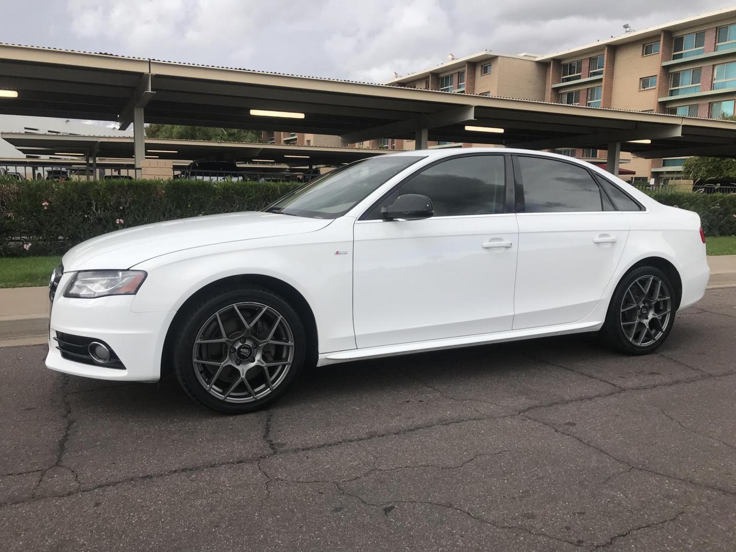 2012 WHITE /tan Audi A4 2.0T Sedan quattro Tiptronic (WAUFFAFL6CN) with an 2.0L L4 DOHC 16V TURBO engine, 6-Speed Automatic transmission, located at 323 E Dunlap Ave., Phoenix, AZ, 85020, (602) 331-9000, 33.567677, -112.069000 - Photo#7