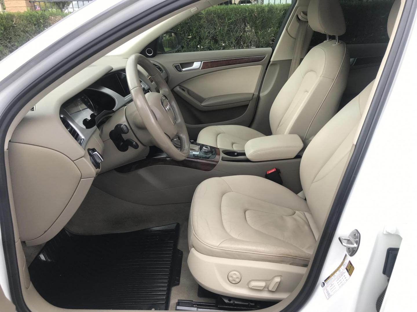 2012 WHITE /tan Audi A4 2.0T Sedan quattro Tiptronic (WAUFFAFL6CN) with an 2.0L L4 DOHC 16V TURBO engine, 6-Speed Automatic transmission, located at 323 E Dunlap Ave., Phoenix, AZ, 85020, (602) 331-9000, 33.567677, -112.069000 - Photo#13