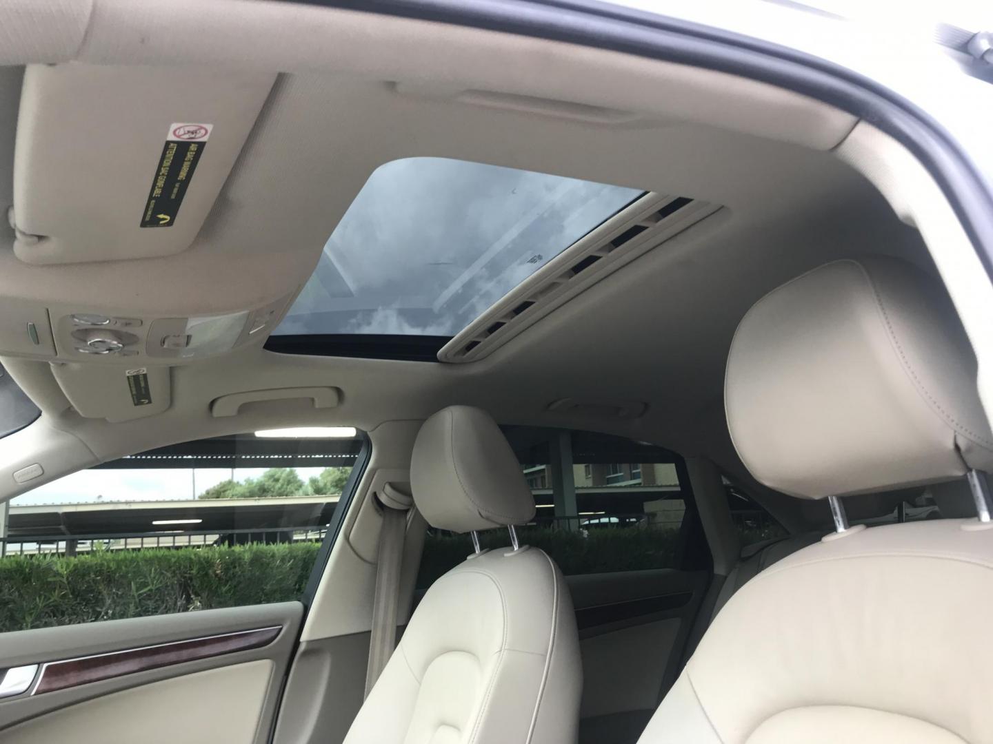 2012 WHITE /tan Audi A4 2.0T Sedan quattro Tiptronic (WAUFFAFL6CN) with an 2.0L L4 DOHC 16V TURBO engine, 6-Speed Automatic transmission, located at 323 E Dunlap Ave., Phoenix, AZ, 85020, (602) 331-9000, 33.567677, -112.069000 - Photo#15