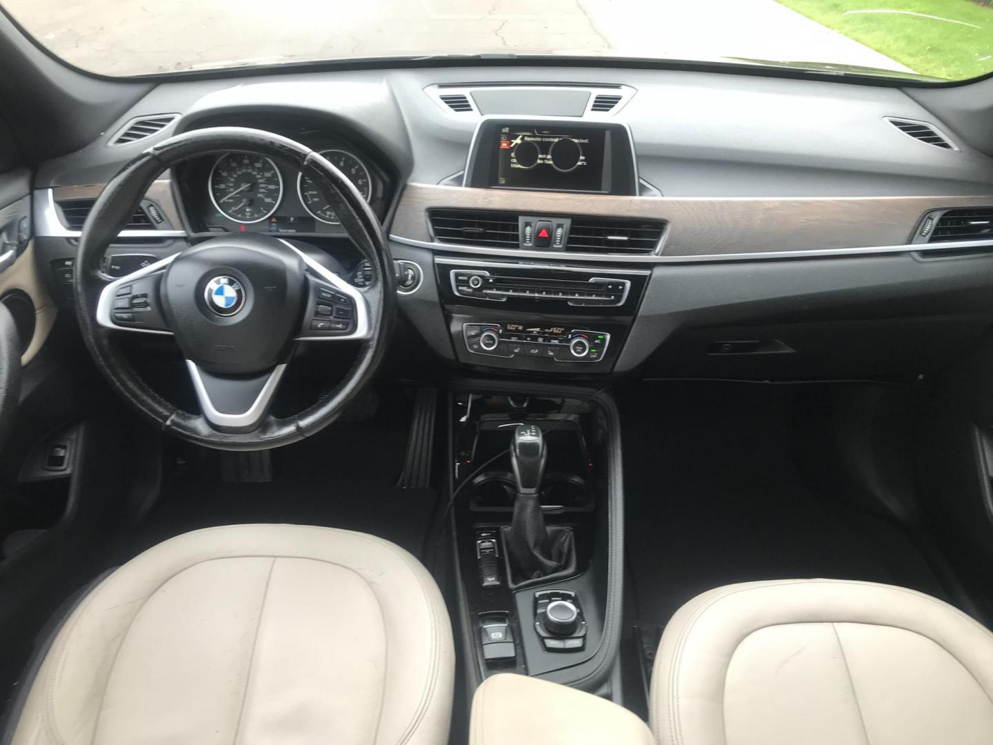 2016 black /black BMW X1 xDrive28i (WBXHT3C31G5) with an 2.0L L4 DOHC 16V engine, 8A transmission, located at 323 E Dunlap Ave., Phoenix, AZ, 85020, (602) 331-9000, 33.567677, -112.069000 - Photo#10