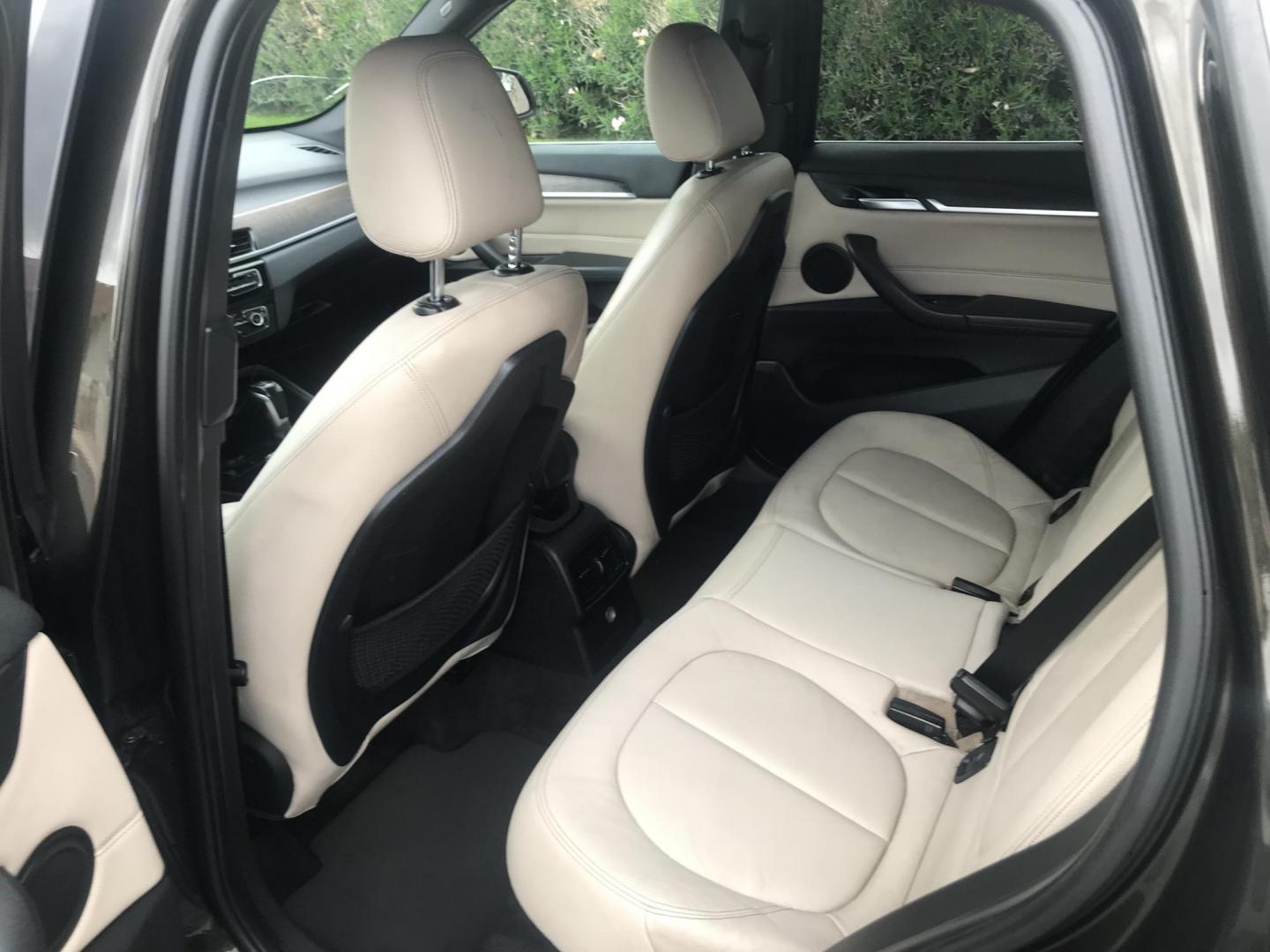 2016 black /black BMW X1 xDrive28i (WBXHT3C31G5) with an 2.0L L4 DOHC 16V engine, 8A transmission, located at 323 E Dunlap Ave., Phoenix, AZ, 85020, (602) 331-9000, 33.567677, -112.069000 - Photo#11