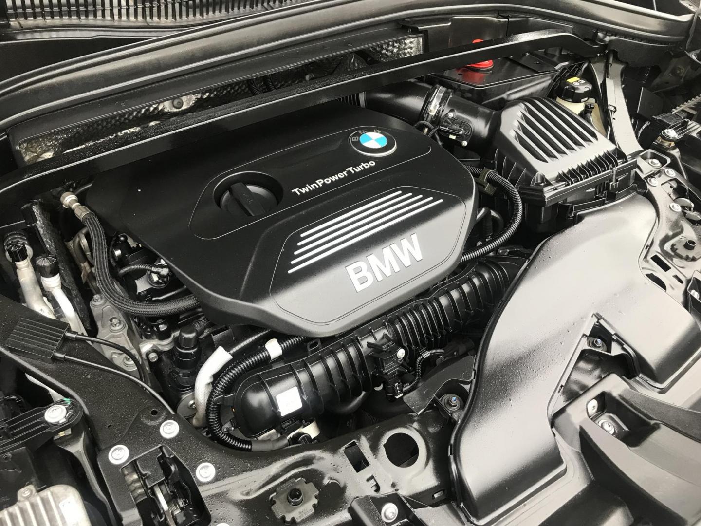 2016 black /black BMW X1 xDrive28i (WBXHT3C31G5) with an 2.0L L4 DOHC 16V engine, 8A transmission, located at 323 E Dunlap Ave., Phoenix, AZ, 85020, (602) 331-9000, 33.567677, -112.069000 - Photo#15