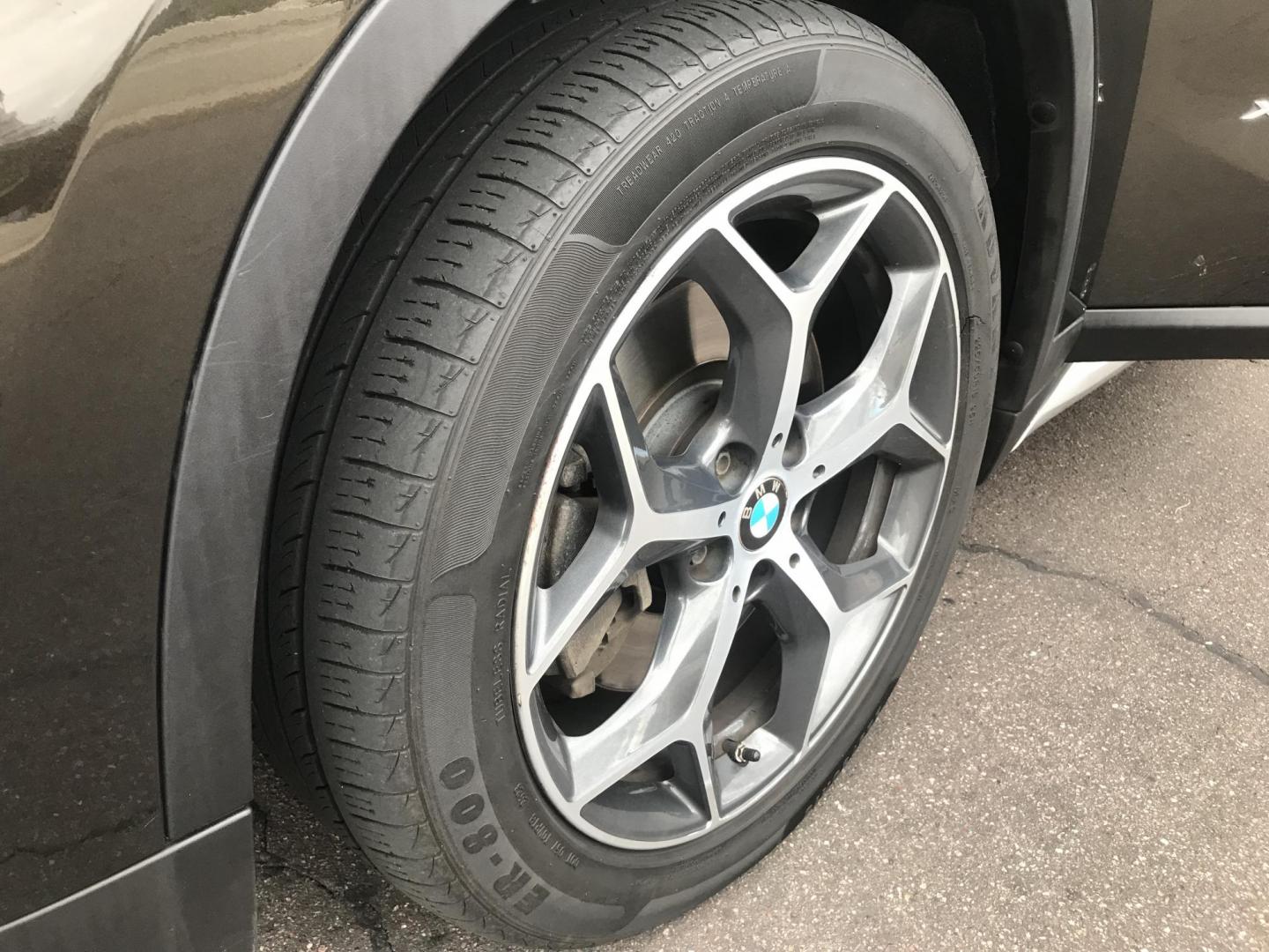 2016 black /black BMW X1 xDrive28i (WBXHT3C31G5) with an 2.0L L4 DOHC 16V engine, 8A transmission, located at 323 E Dunlap Ave., Phoenix, AZ, 85020, (602) 331-9000, 33.567677, -112.069000 - Photo#16