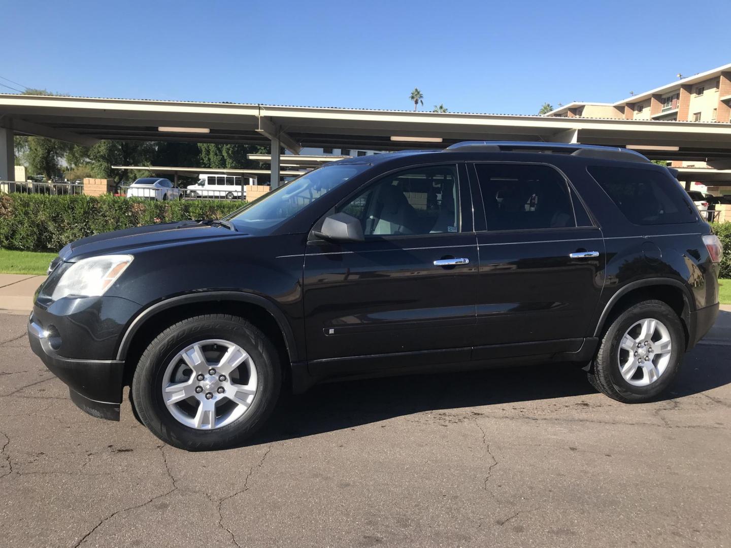 2011 black /gray GMC Acadia SLE-2 FWD (1GKKRPED6BJ) with an 3.6L V6 DOHC 24V engine, 6-Speed Automatic transmission, located at 323 E Dunlap Ave., Phoenix, AZ, 85020, (602) 331-9000, 33.567677, -112.069000 - 2011 GMC ACADIA SLE-2 ,........EXCELLENT condition, A Real Must See!!.... Automatic, 3.6L, 3RD ROW Seating, Ice cold ac, 144k miles, Clean Black interior with gray cloth seats in near perfect condition, Power Options, clean Arizona title, Runs and Drives Excellent. Very clean inside and out, Any qu - Photo#2