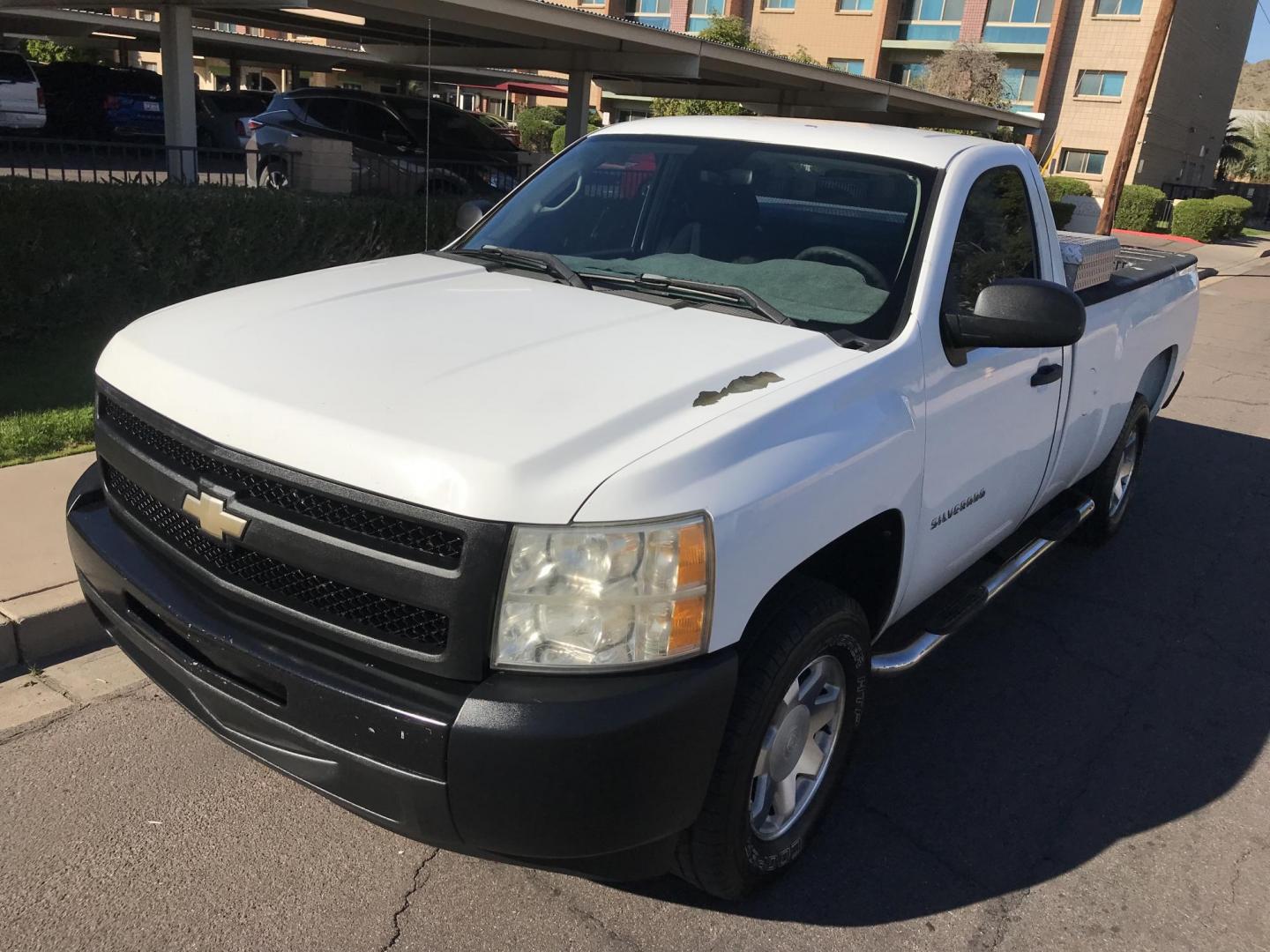 2010 WHITE /gray Chevrolet Silverado 1500 Work Truck 2WD (1GCPCPEX2AZ) with an 4.3L V6 OHV 12V engine, 4-Speed Automatic transmission, located at 323 E Dunlap Ave., Phoenix, AZ, 85020, (602) 331-9000, 33.567677, -112.069000 - Photo#1