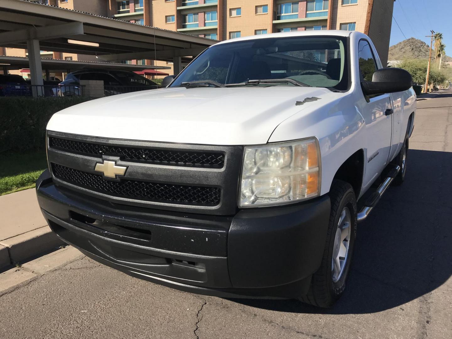 2010 WHITE /gray Chevrolet Silverado 1500 Work Truck 2WD (1GCPCPEX2AZ) with an 4.3L V6 OHV 12V engine, 4-Speed Automatic transmission, located at 323 E Dunlap Ave., Phoenix, AZ, 85020, (602) 331-9000, 33.567677, -112.069000 - Photo#0
