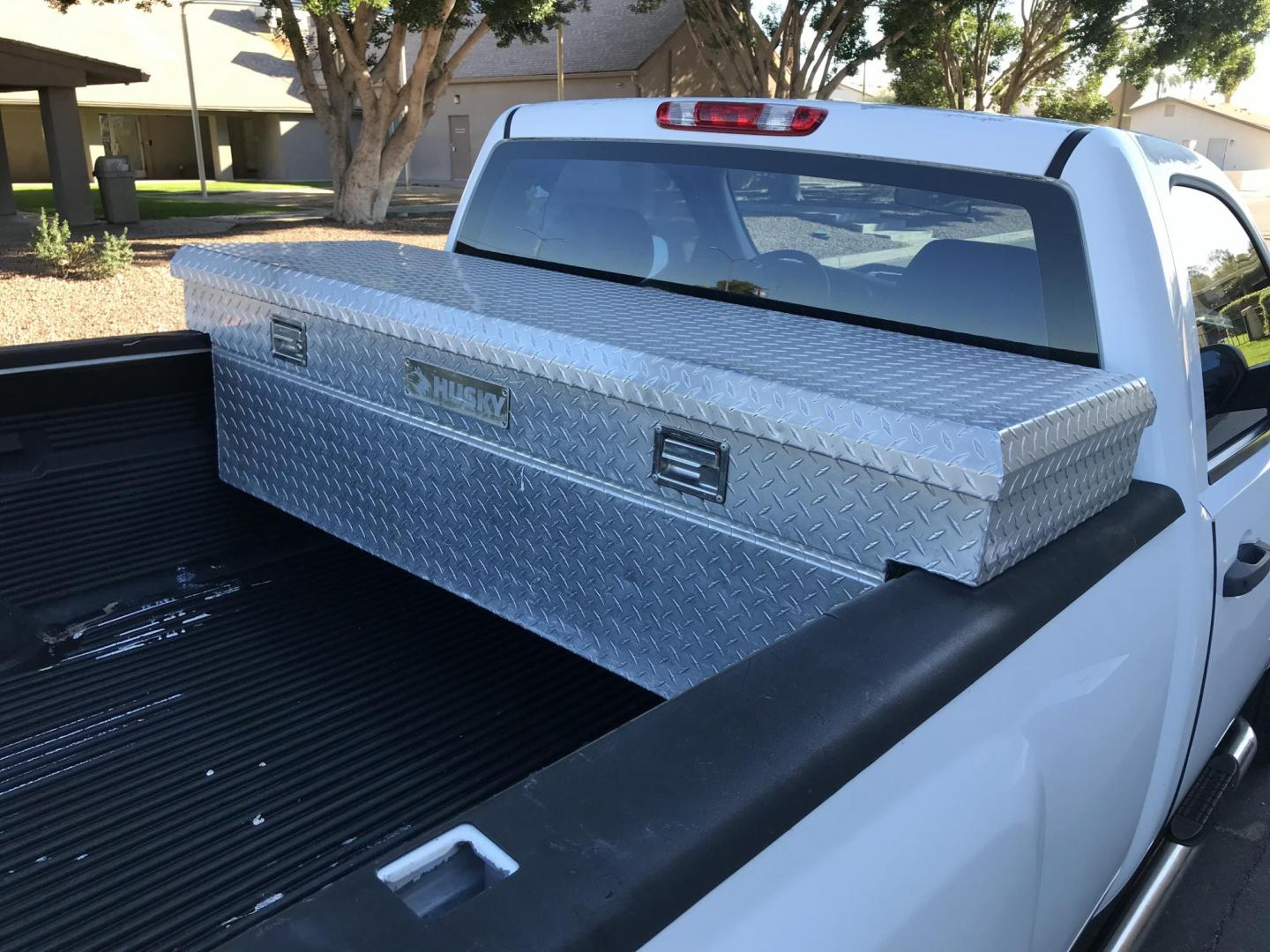 2010 WHITE /gray Chevrolet Silverado 1500 Work Truck 2WD (1GCPCPEX2AZ) with an 4.3L V6 OHV 12V engine, 4-Speed Automatic transmission, located at 323 E Dunlap Ave., Phoenix, AZ, 85020, (602) 331-9000, 33.567677, -112.069000 - Photo#9