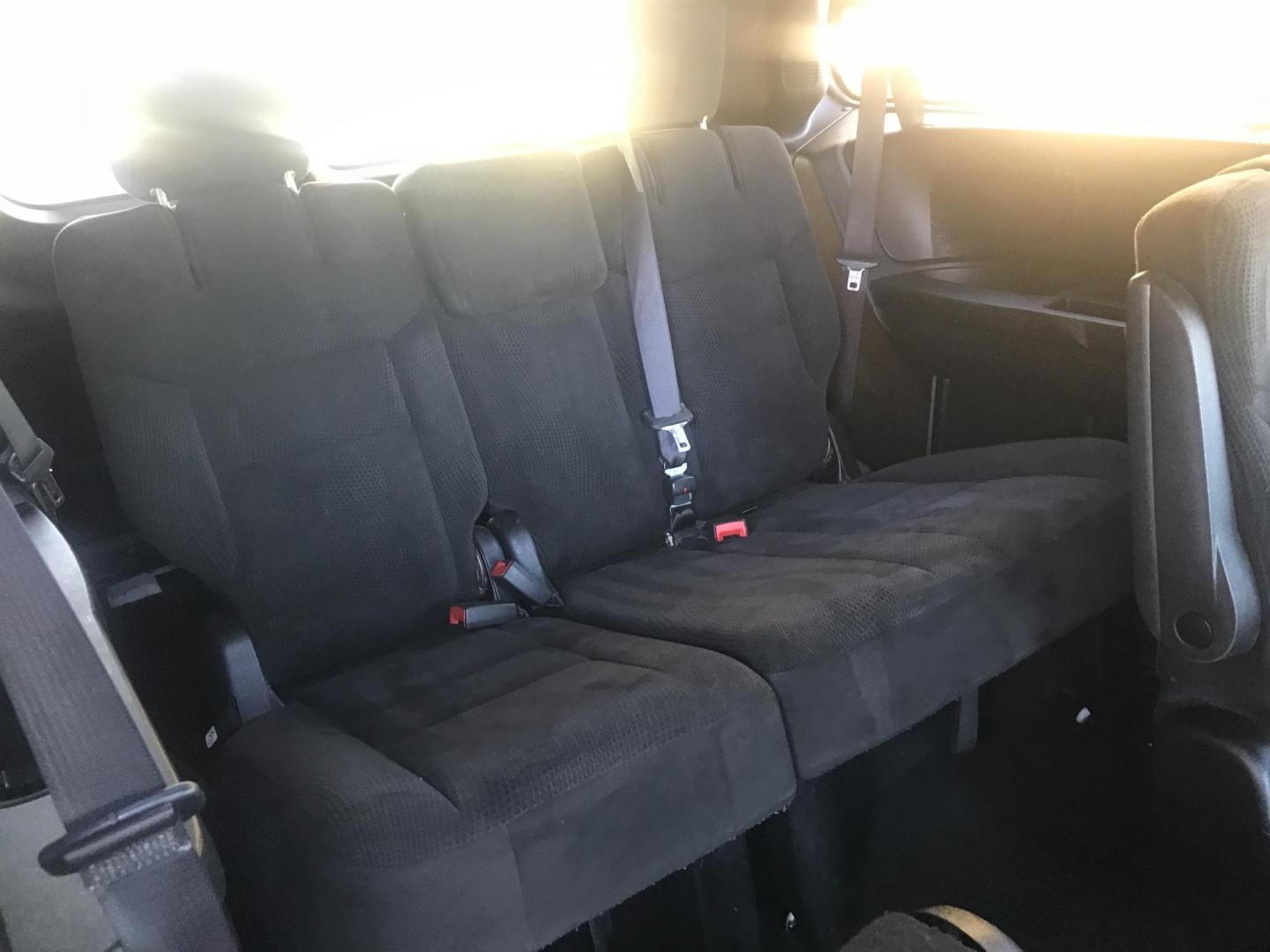 2017 WHITE /gray Dodge Grand Caravan SE (2C4RDGBG0HR) with an 3.6L V6 DOHC 24V engine, 6A transmission, located at 323 E Dunlap Ave., Phoenix, AZ, 85020, (602) 331-9000, 33.567677, -112.069000 - 2017 DODGE GRAND CARAVAN SE ......GREAT condition,.... Automatic, 154k miles, Ice Cold A/C, White and gray interior , Premium Sound Stereo/CD Player, Backup camera, 3RD Row seating , Alloy Wheels, This van is super clean inside and out, Incredible gas mileage! Arizona title , Runs and Drives Excell - Photo#10