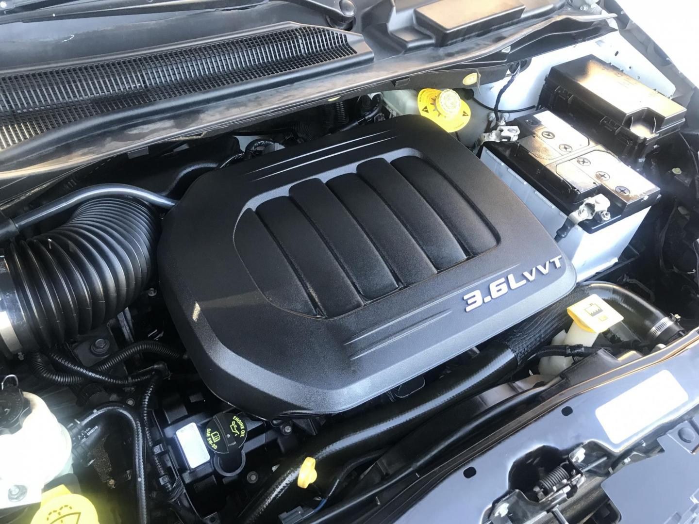 2017 WHITE /gray Dodge Grand Caravan SE (2C4RDGBG0HR) with an 3.6L V6 DOHC 24V engine, 6A transmission, located at 323 E Dunlap Ave., Phoenix, AZ, 85020, (602) 331-9000, 33.567677, -112.069000 - 2017 DODGE GRAND CARAVAN SE ......GREAT condition,.... Automatic, 154k miles, Ice Cold A/C, White and gray interior , Premium Sound Stereo/CD Player, Backup camera, 3RD Row seating , Alloy Wheels, This van is super clean inside and out, Incredible gas mileage! Arizona title , Runs and Drives Excell - Photo#16