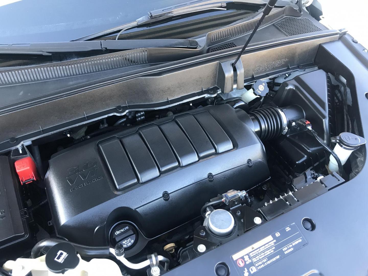 2016 WHITE /gray Chevrolet Traverse 1LT AWD (1GNKVGKD1GJ) with an 3.6L V6 DOHC 24V engine, 6A transmission, located at 323 E Dunlap Ave., Phoenix, AZ, 85020, (602) 331-9000, 33.567677, -112.069000 - 2016 CHEVROLET TRAVERSE SUV with 3RD ROW SEATING ..... A MUST SEE !!!! ........ Automatic, 3.6L Engine, with LOW 116k miles, Cold AC. Loaded with Power Options, Premium Sound Stereo/ CD Player, Beautiful White Exterior with gray cloth seats, Backup Camera, Alloy Wheels, Good Tires, Clean title , Run - Photo#16