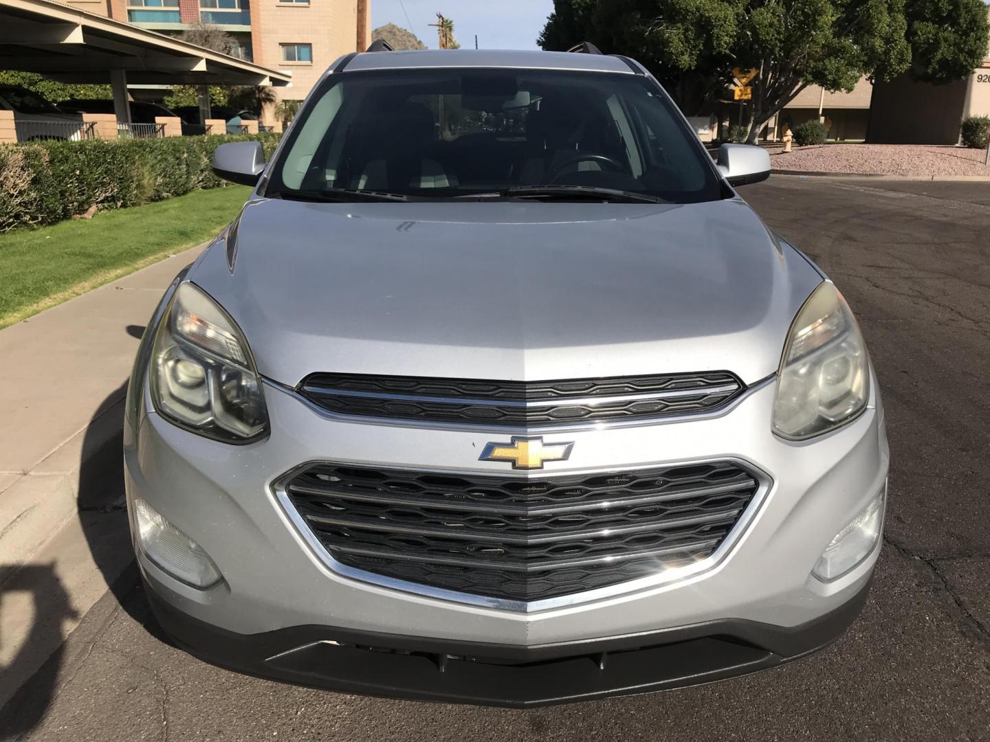 2016 silver /gray Chevrolet Equinox LT AWD (1GNFLFEK0GZ) with an 2.4L L4 DOHC 16V FFV engine, 6A transmission, located at 323 E Dunlap Ave., Phoenix, AZ, 85020, (602) 331-9000, 33.567677, -112.069000 - 2016 Chevrolet Equinox LT 4WD AWD SUV ,.......EXCELLENT condition,.... Automatic, 4cyl. 2.4L..... Ice Cold A/C, Silver and gray interior with cloth seats in near perfect condition, Backup Camera, Premiumm Sound CD, Power Options, This suv is gorgeous inside and out, Incredible gas mileage! Arizona t - Photo#3