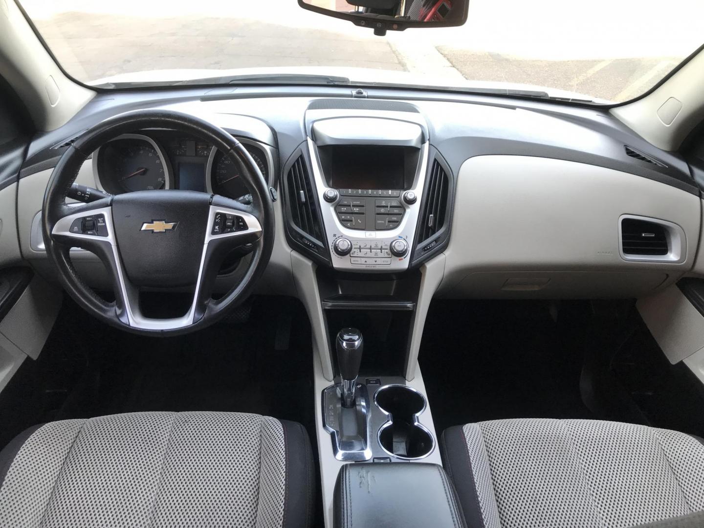 2016 silver /gray Chevrolet Equinox LT AWD (1GNFLFEK0GZ) with an 2.4L L4 DOHC 16V FFV engine, 6A transmission, located at 323 E Dunlap Ave., Phoenix, AZ, 85020, (602) 331-9000, 33.567677, -112.069000 - 2016 Chevrolet Equinox LT 4WD AWD SUV ,.......EXCELLENT condition,.... Automatic, 4cyl. 2.4L..... Ice Cold A/C, Silver and gray interior with cloth seats in near perfect condition, Backup Camera, Premiumm Sound CD, Power Options, This suv is gorgeous inside and out, Incredible gas mileage! Arizona t - Photo#10